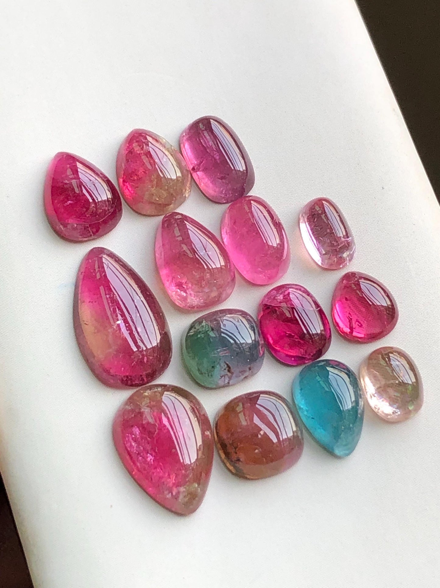 26.60 carats Bi colour and pink Tourmaline cabochons lot origin Afghanistan kunar mine