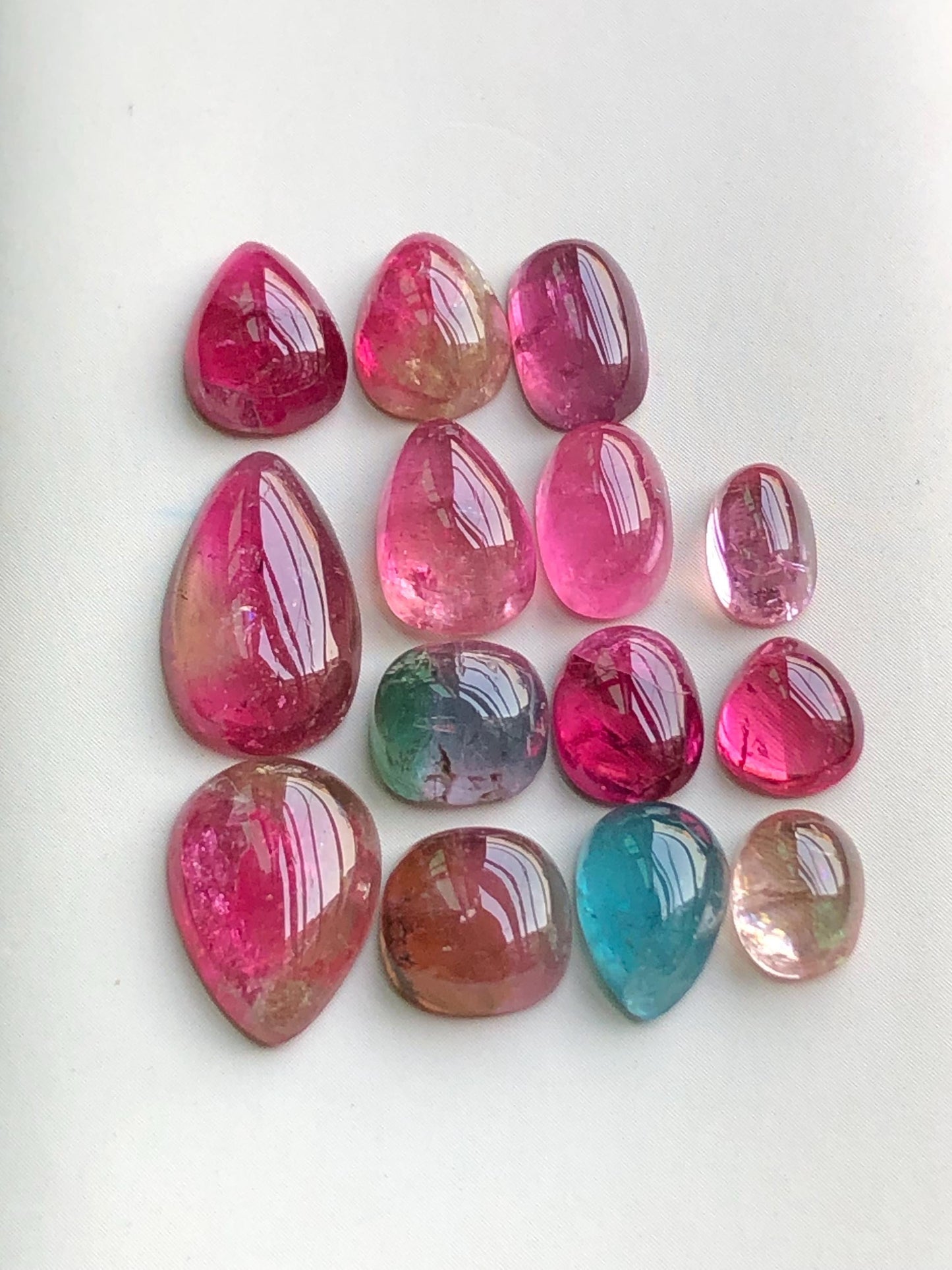 26.60 carats Bi colour and pink Tourmaline cabochons lot origin Afghanistan kunar mine