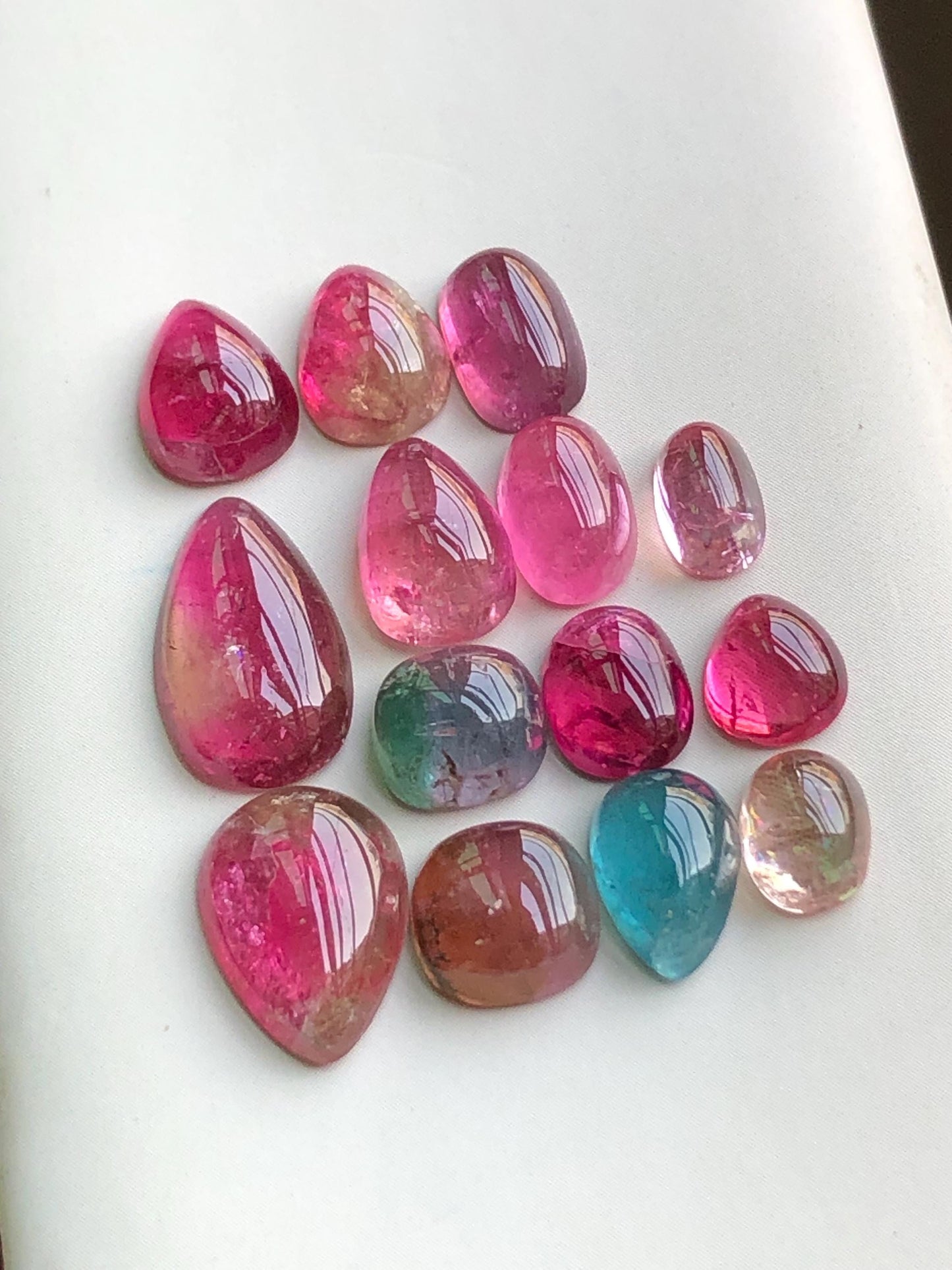 26.60 carats Bi colour and pink Tourmaline cabochons lot origin Afghanistan kunar mine