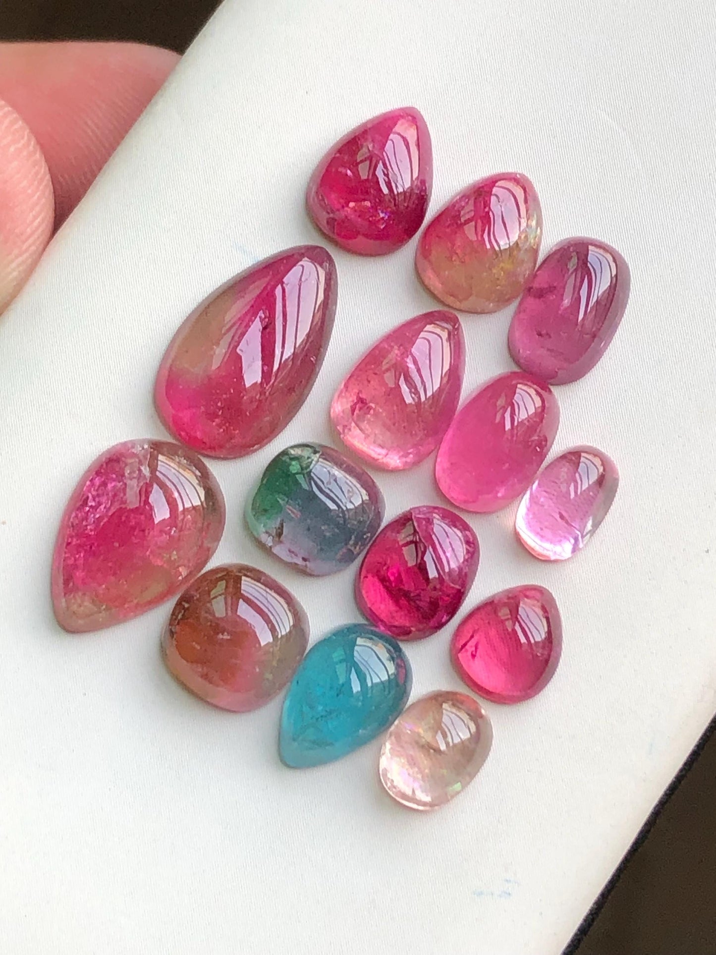 26.60 carats Bi colour and pink Tourmaline cabochons lot origin Afghanistan kunar mine