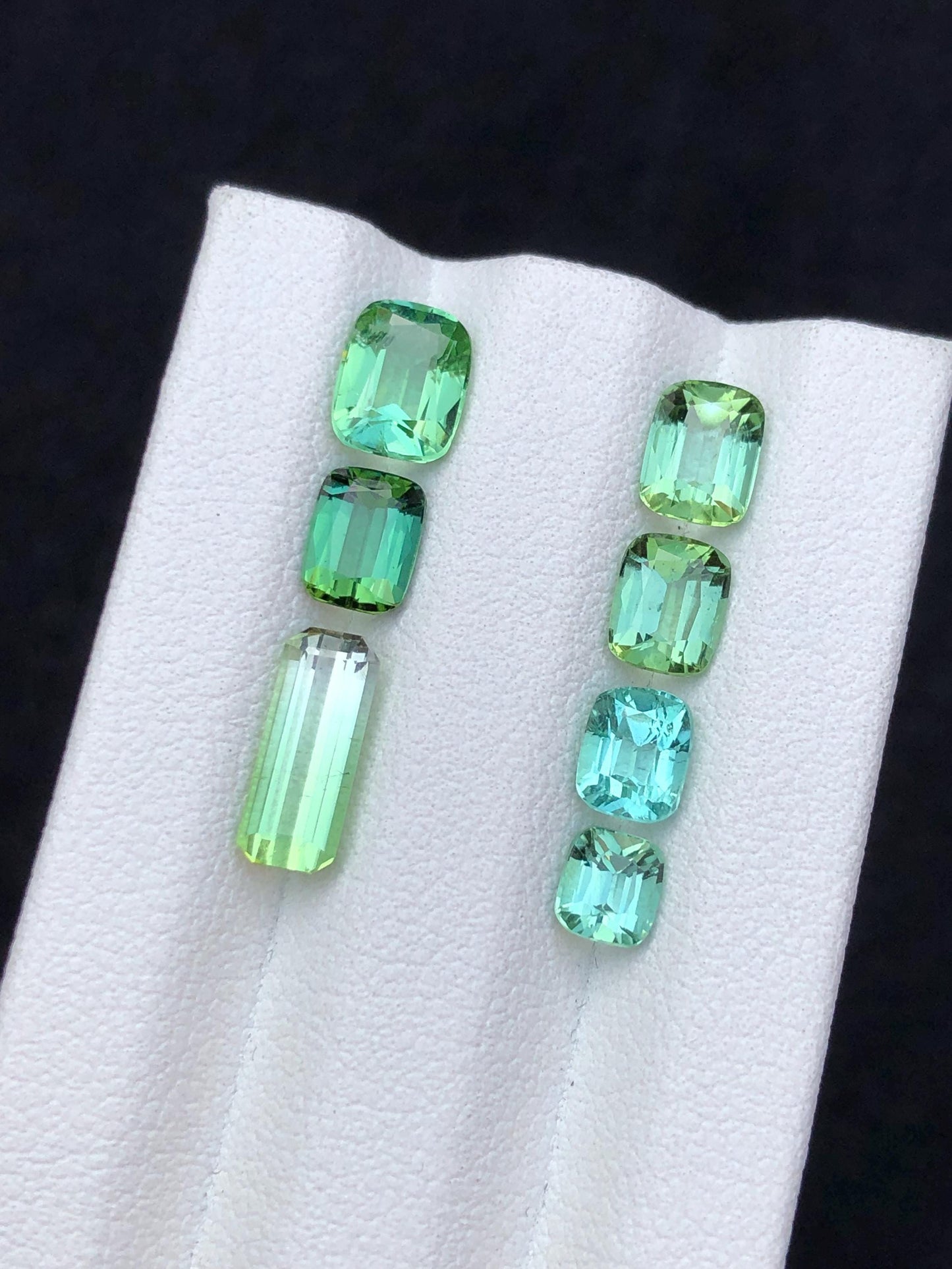 6 carats Green tourmaline lot origin Afghanistan