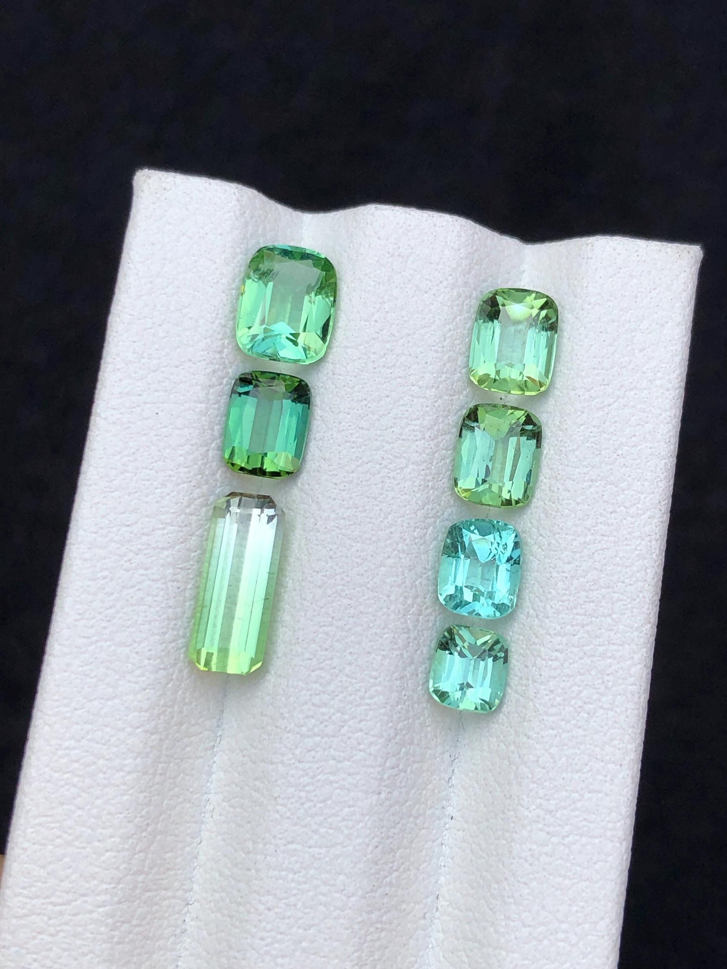 6 carats Green tourmaline lot origin Afghanistan