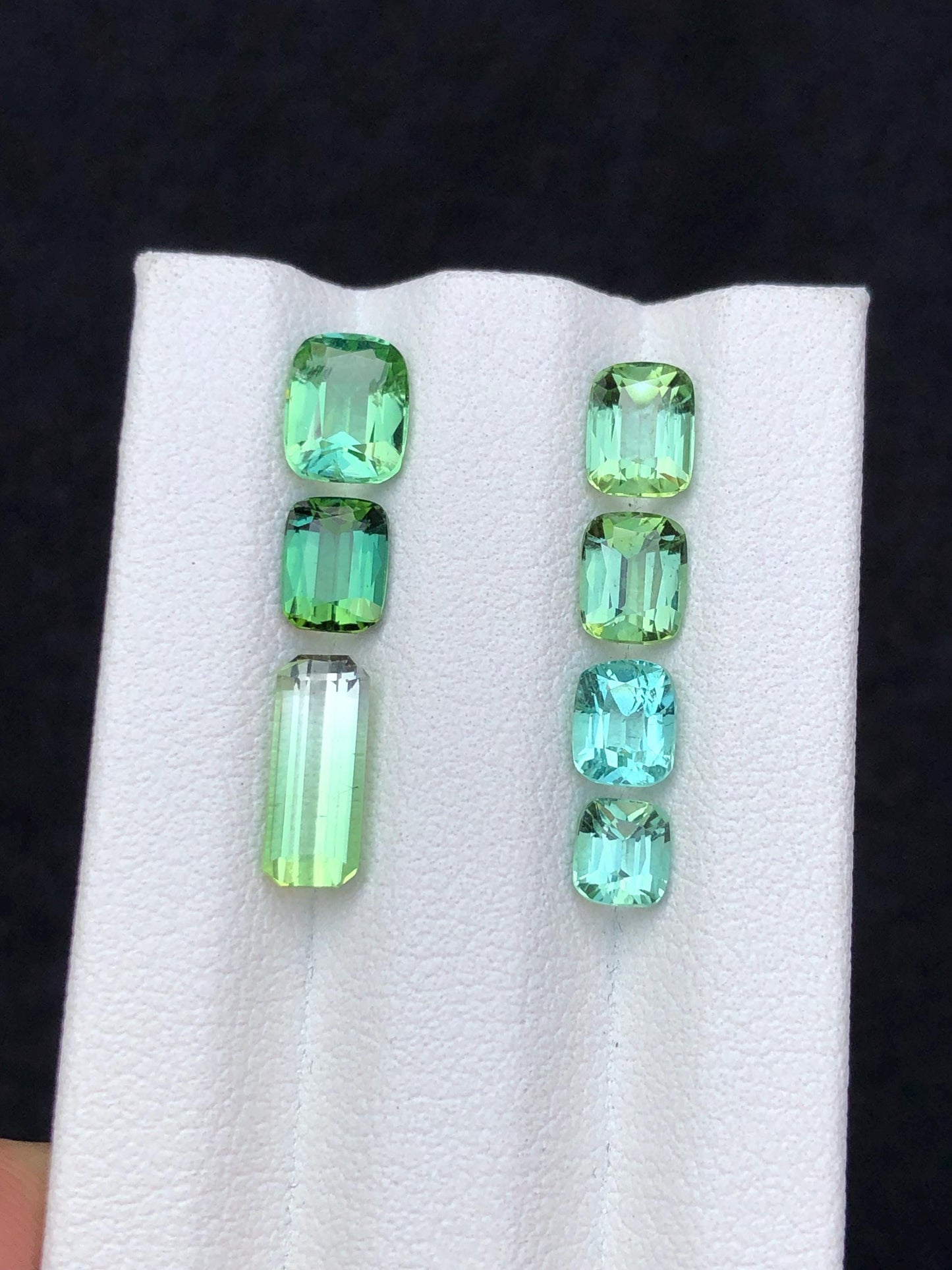 6 carats Green tourmaline lot origin Afghanistan