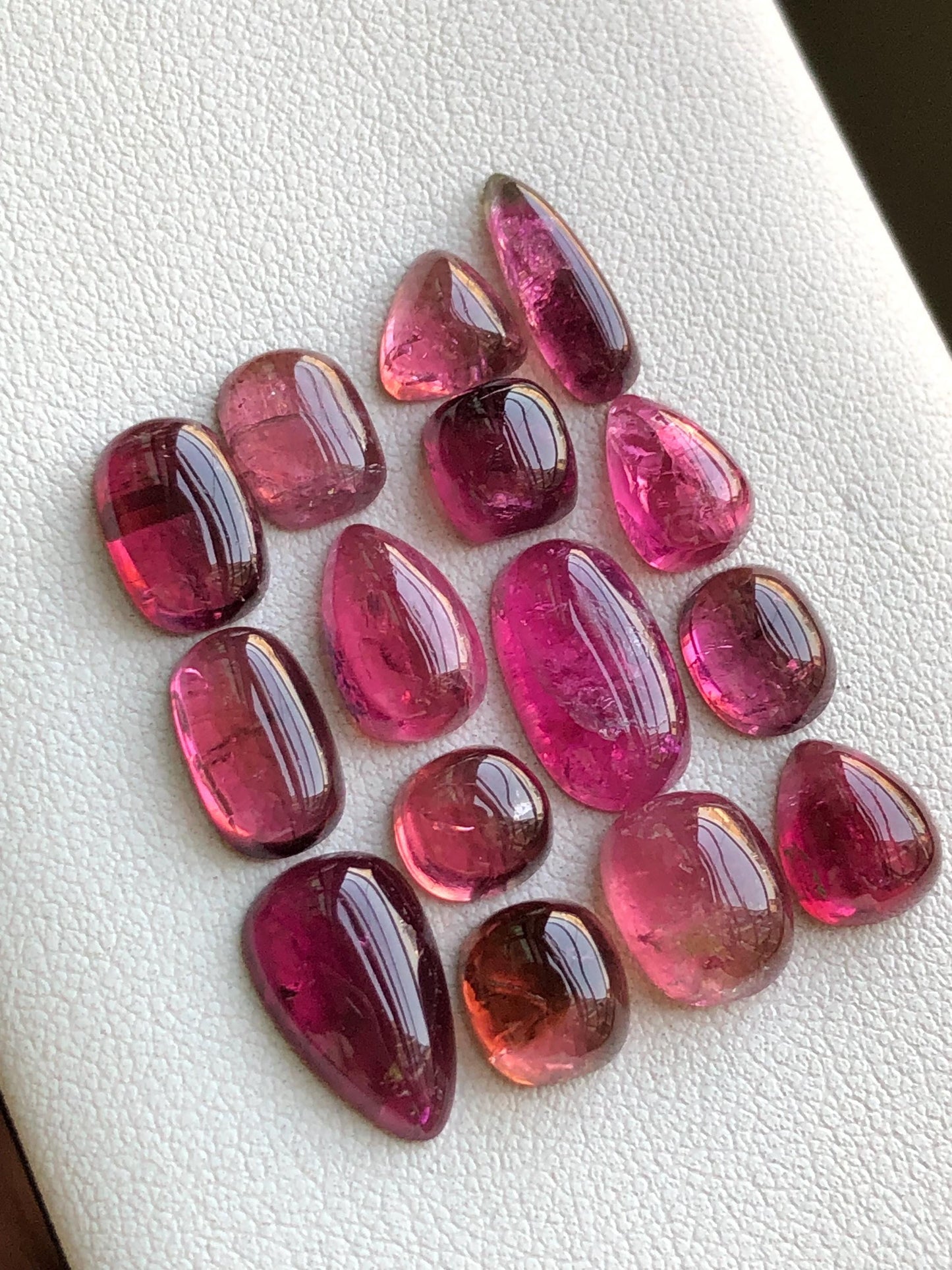 35 carats Rubilight tourmaline cabochons lot origin Afghanistan kunar mine