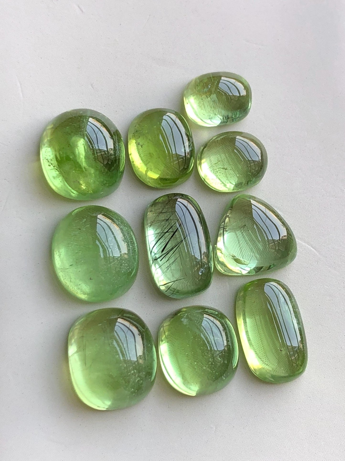 59 carats peridot cabochons lot origin Pakistan