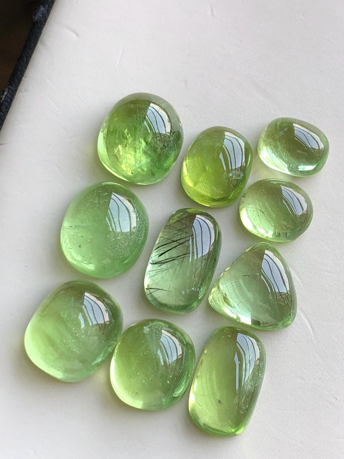 59 carats peridot cabochons lot origin Pakistan