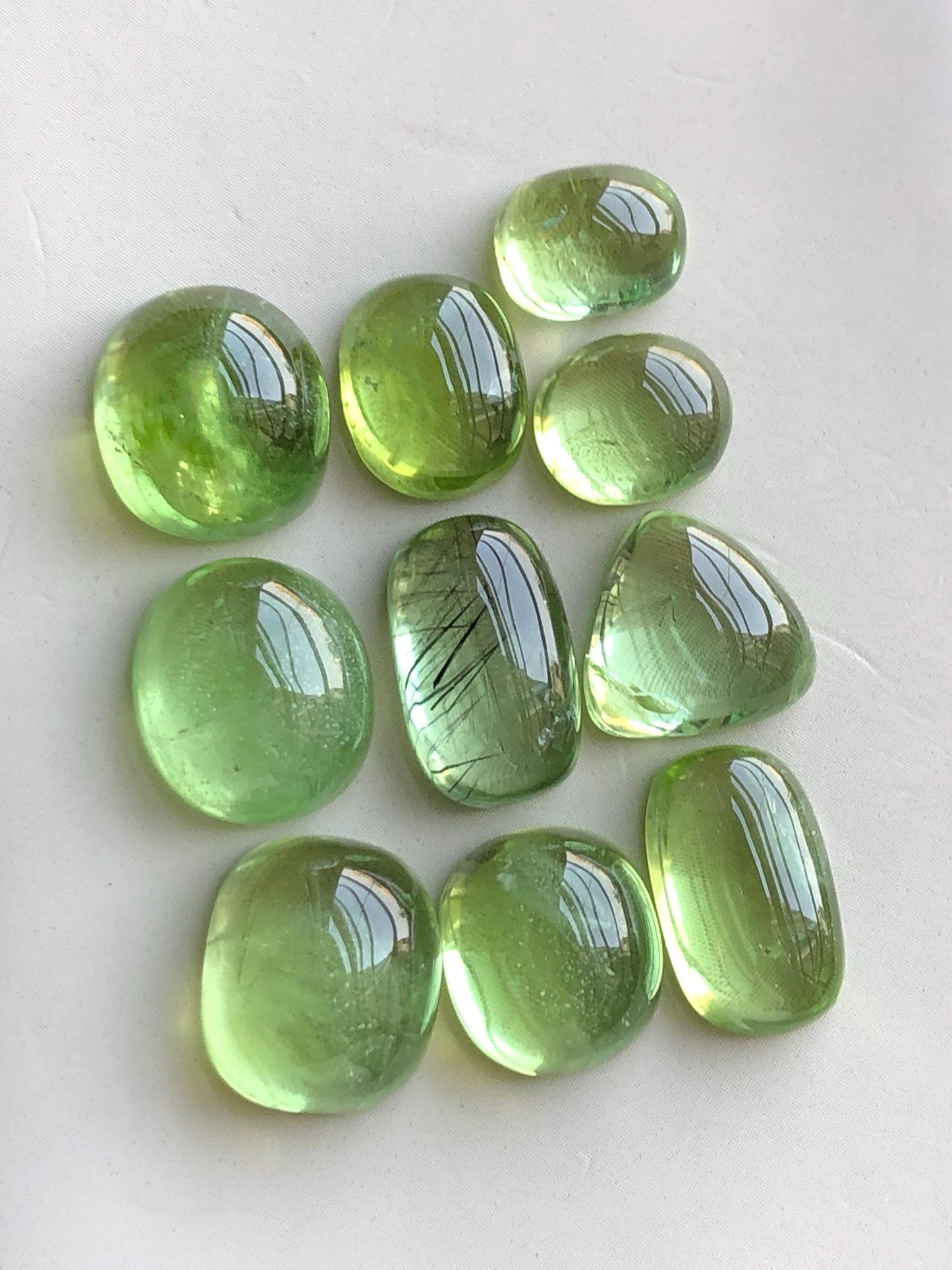 59 carats peridot cabochons lot origin Pakistan