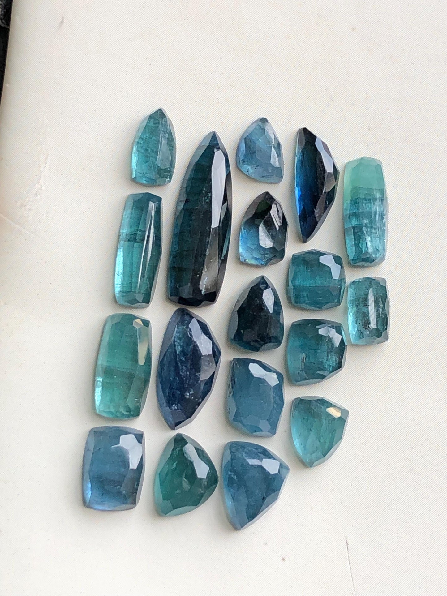 32.70 carats Blue tourmaline rose cuts lot origin Afghanistan kunar mine