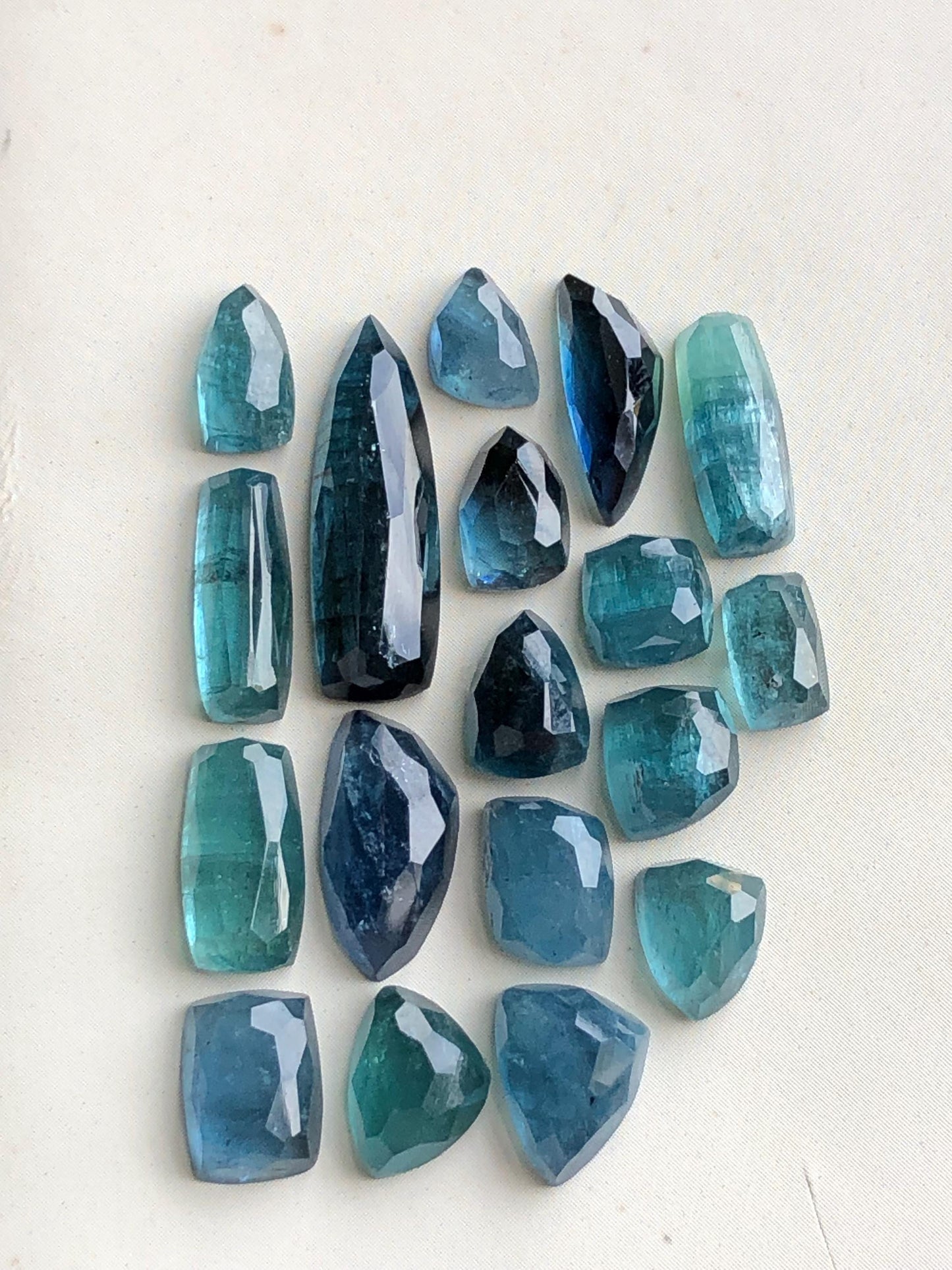 32.70 carats Blue tourmaline rose cuts lot origin Afghanistan kunar mine