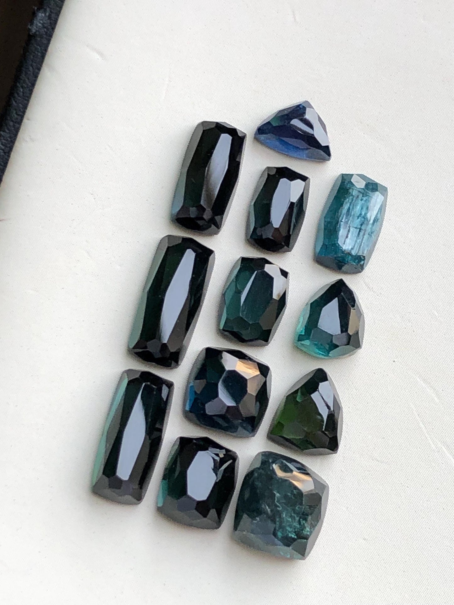 24.80 carats Dark blue tourmaline rose cuts lot origin Afghanistan kunar mine