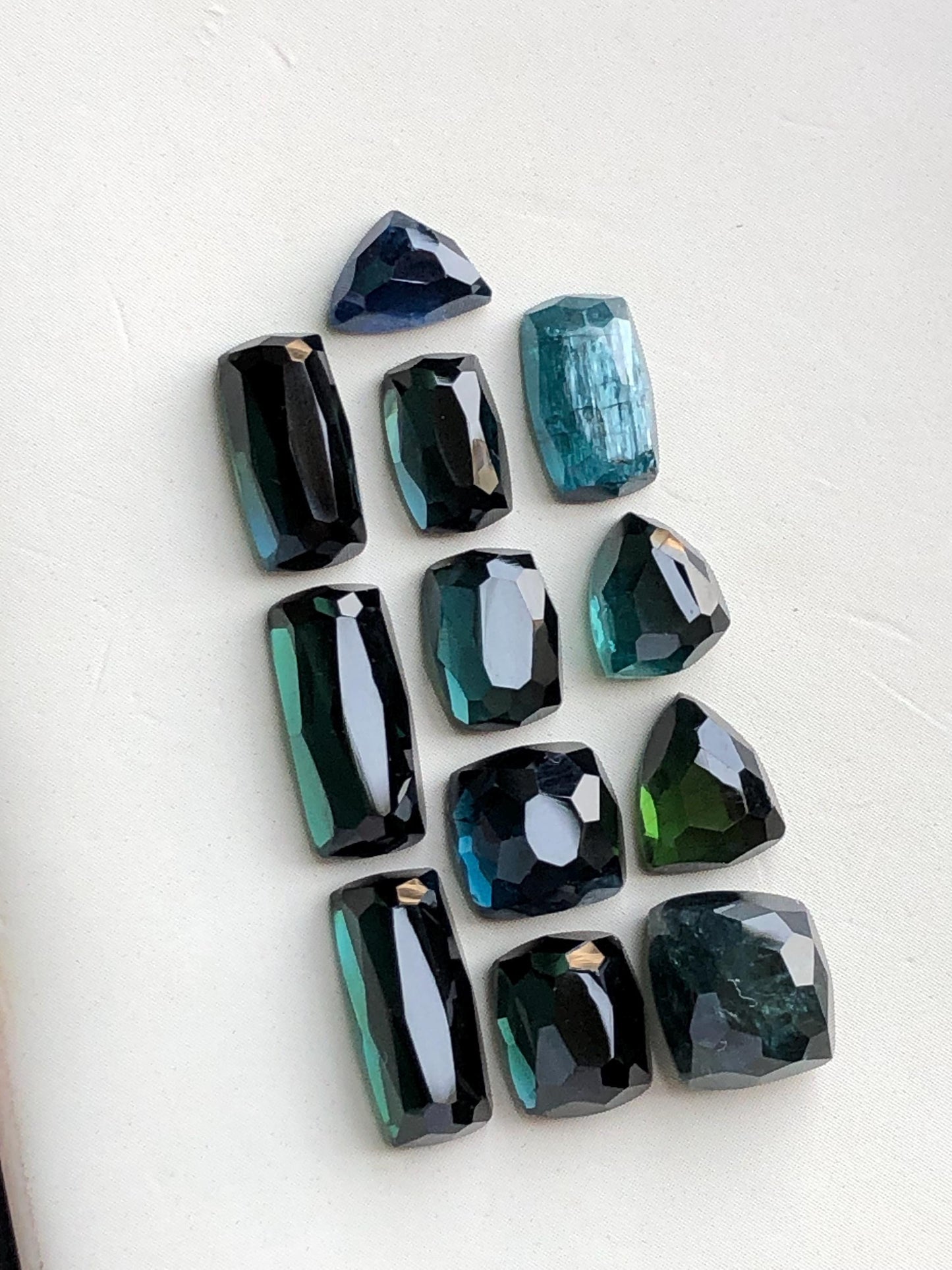 24.80 carats Dark blue tourmaline rose cuts lot origin Afghanistan kunar mine