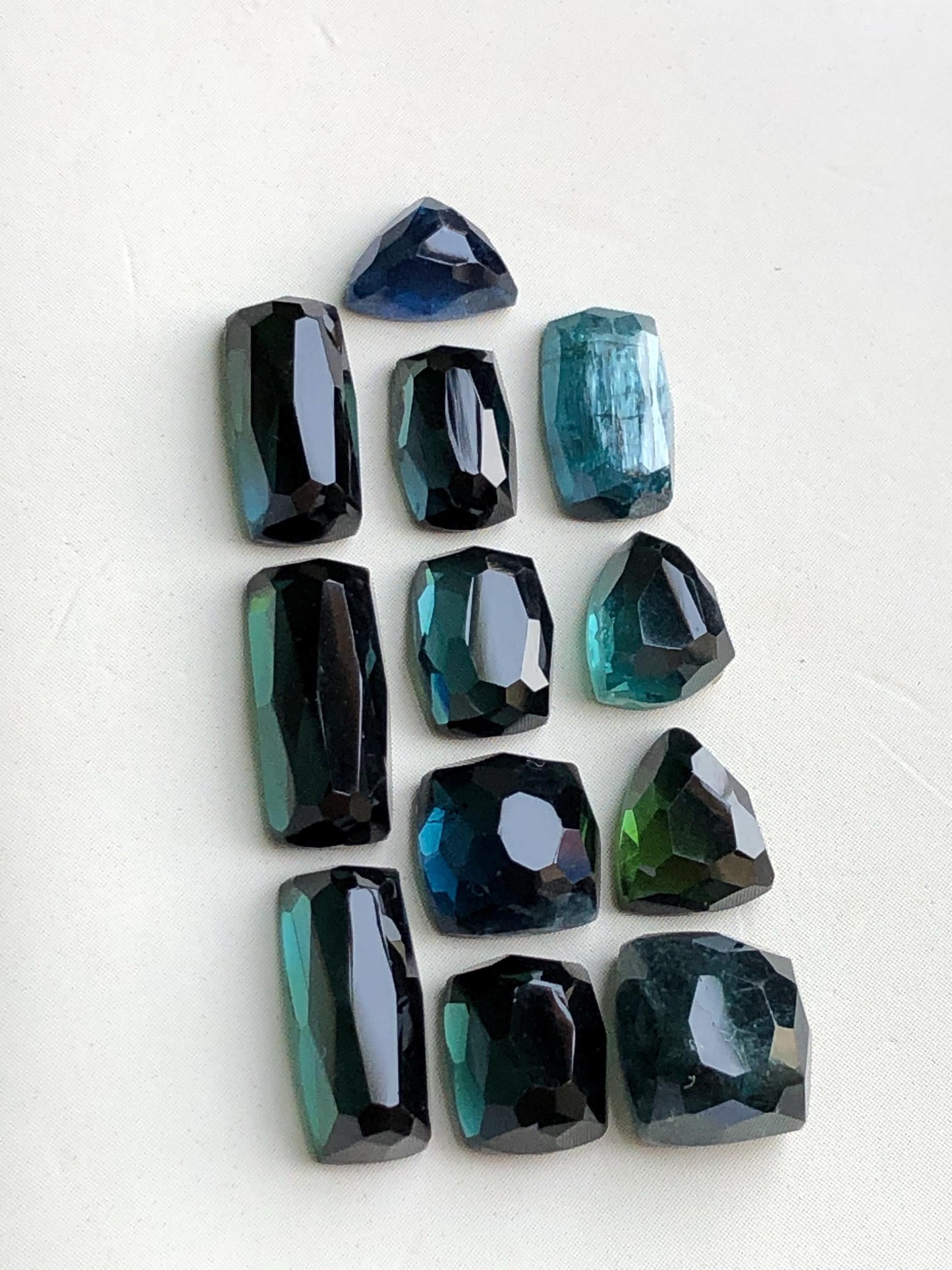 24.80 carats Dark blue tourmaline rose cuts lot origin Afghanistan kunar mine