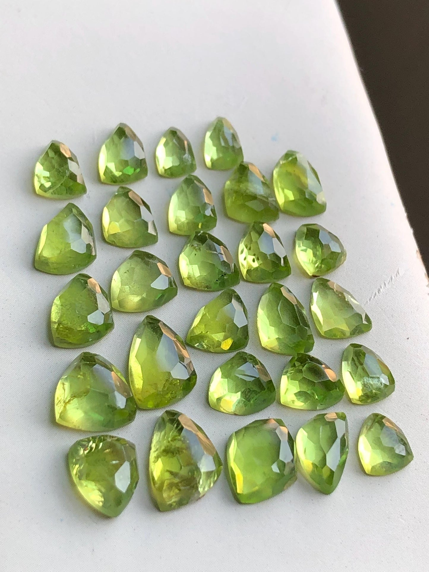 38 carats Peridot rose cuts lot