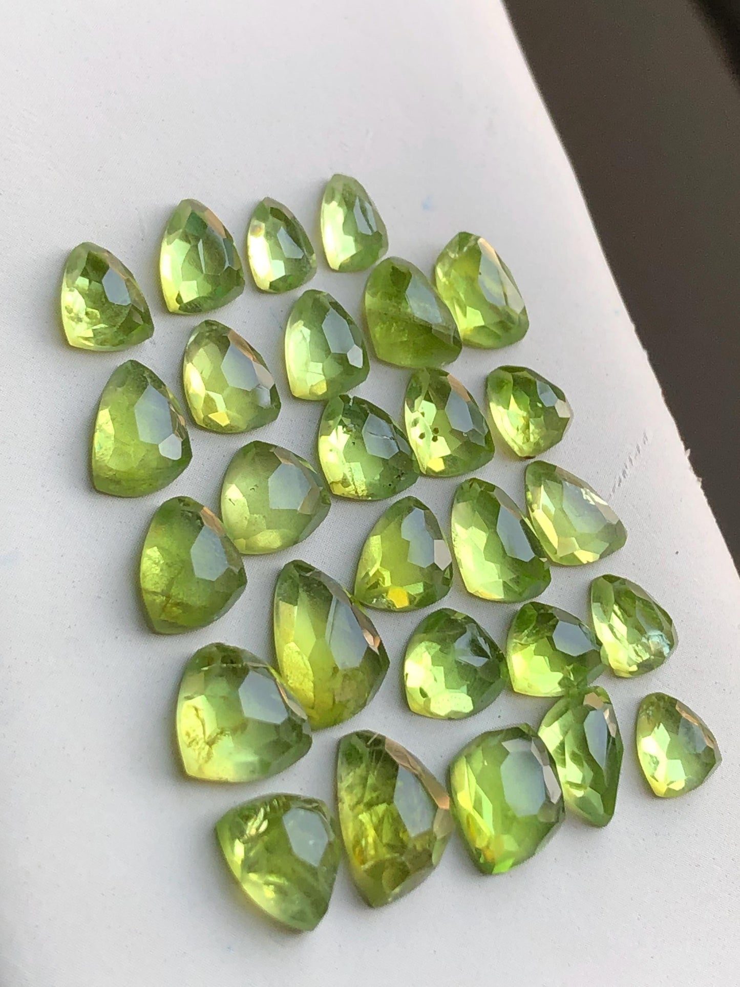 38 carats Peridot rose cuts lot