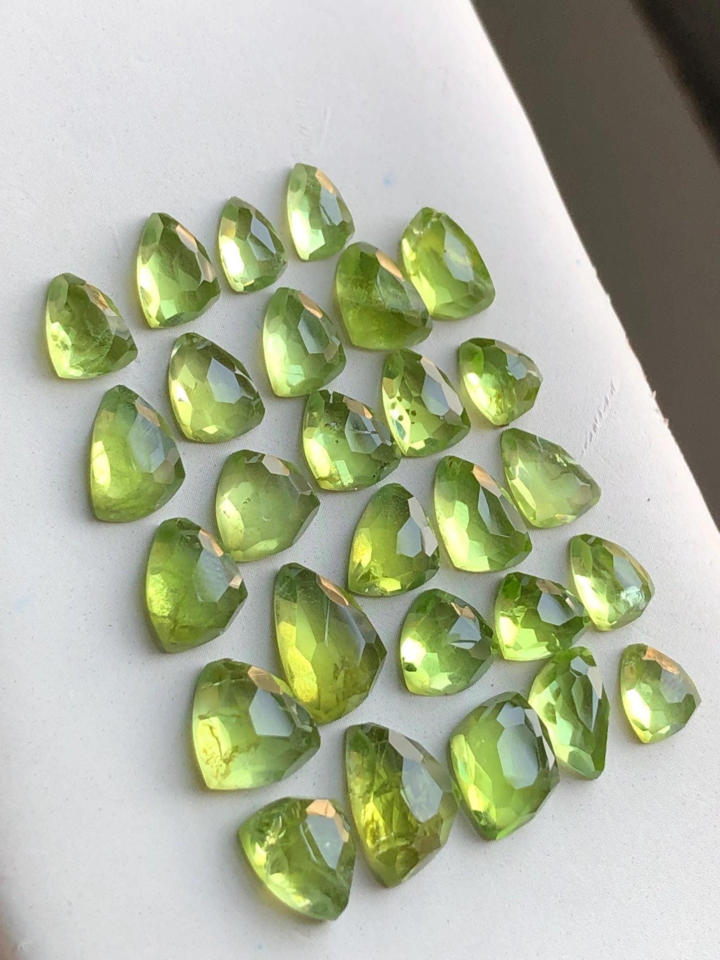 38 carats Peridot rose cuts lot