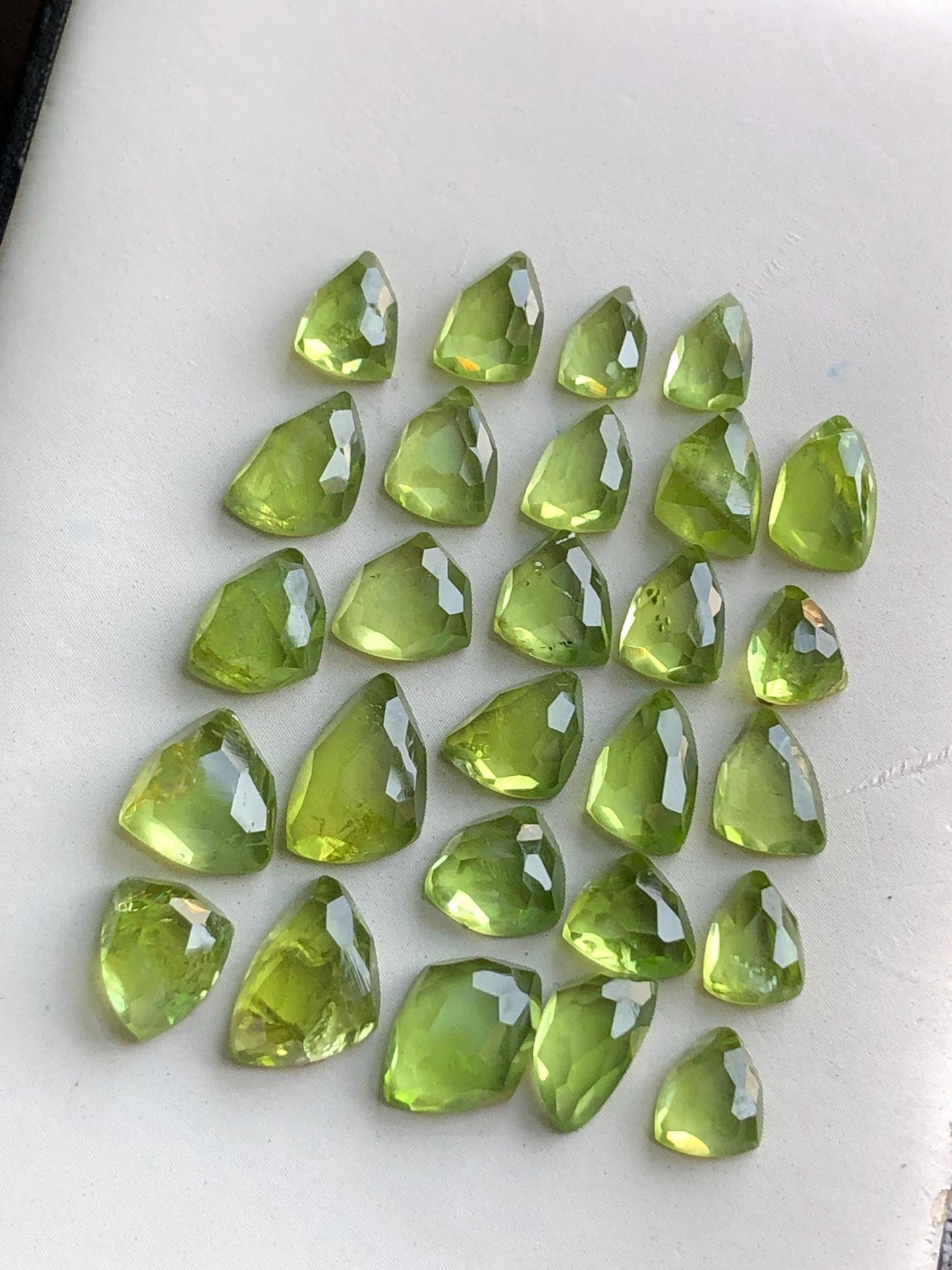 38 carats Peridot rose cuts lot