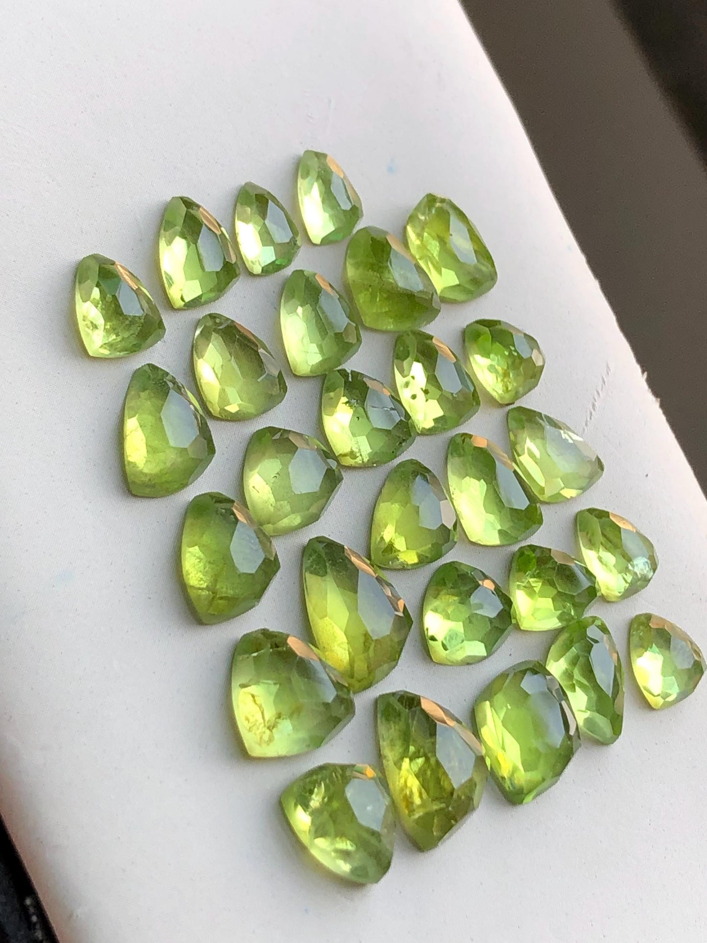 38 carats Peridot rose cuts lot