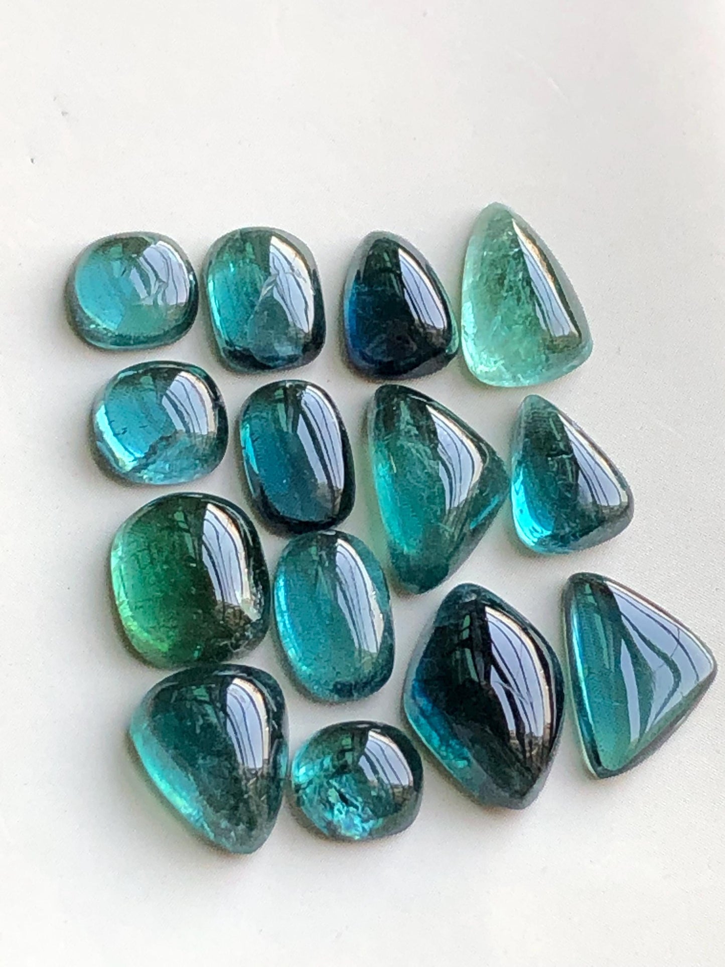 28 carats blue tourmaline cabochons lot origin Afghanistan