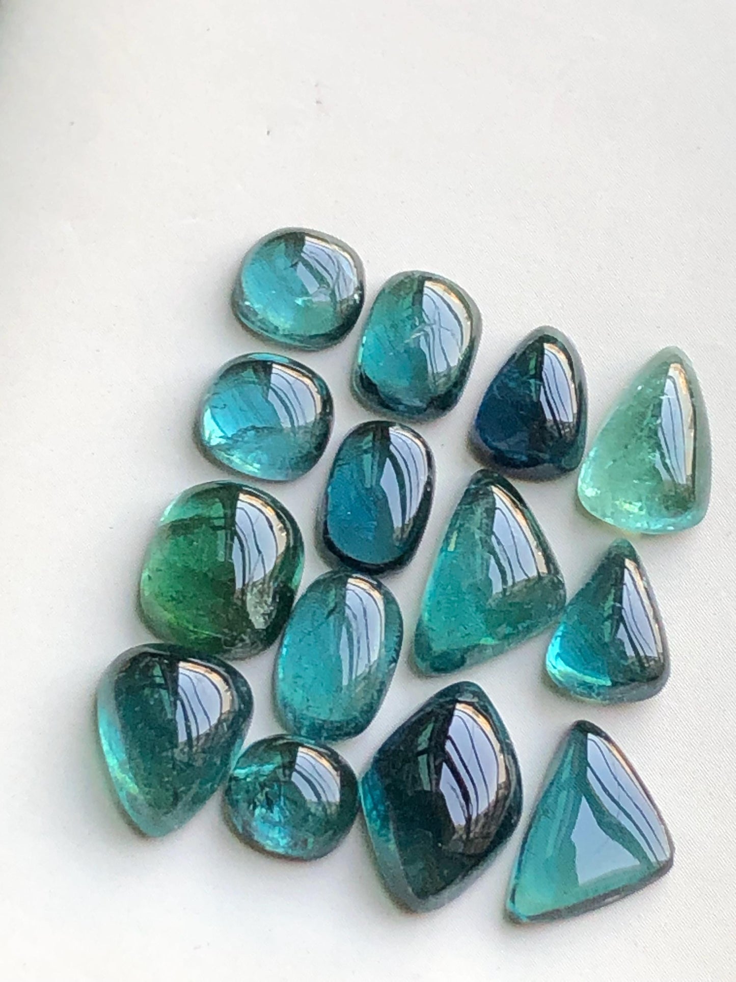 28 carats blue tourmaline cabochons lot origin Afghanistan