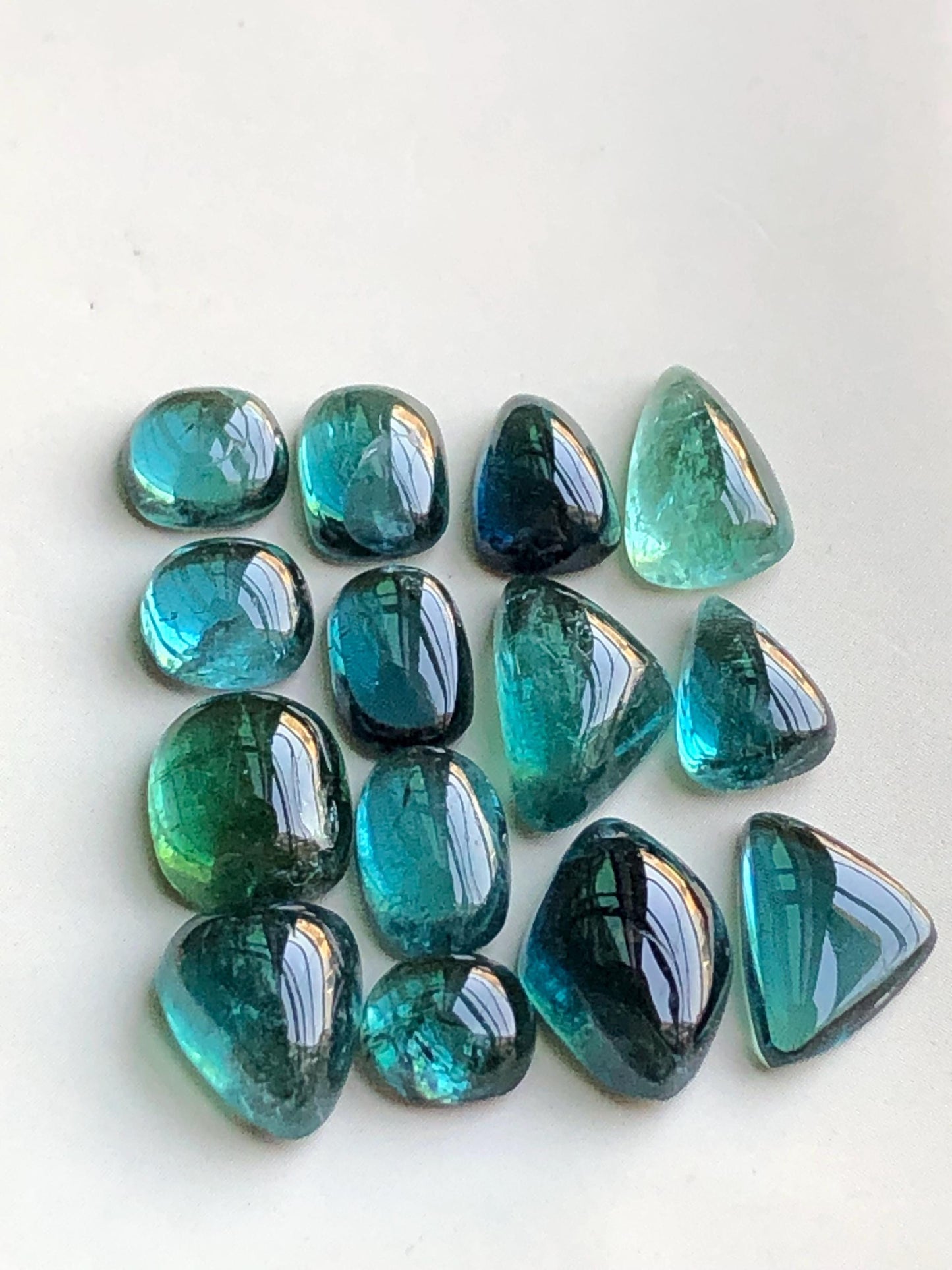 28 carats blue tourmaline cabochons lot origin Afghanistan