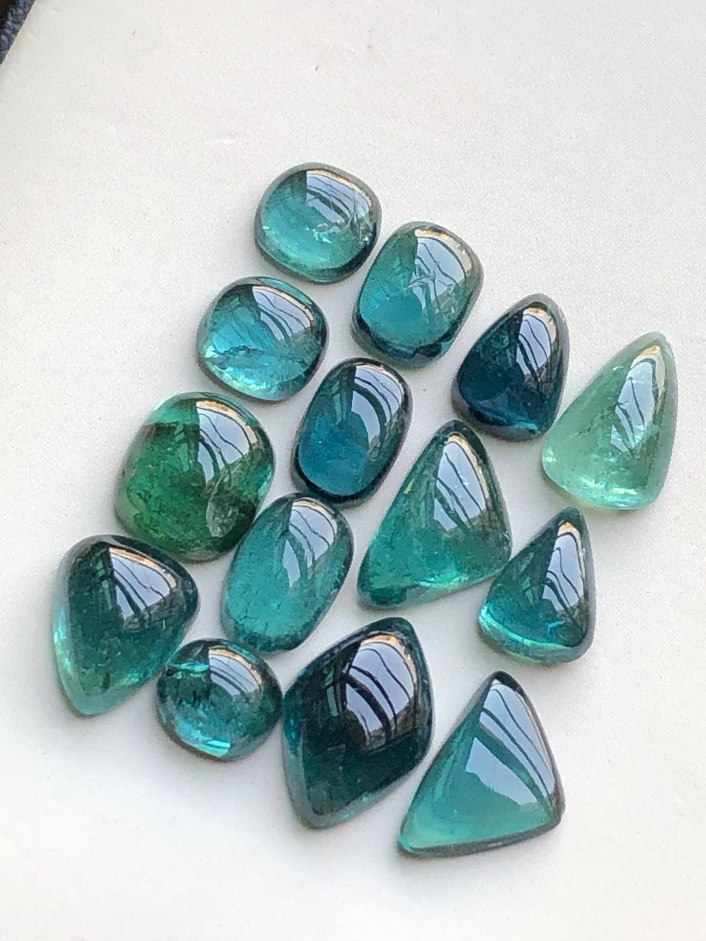 28 carats blue tourmaline cabochons lot origin Afghanistan