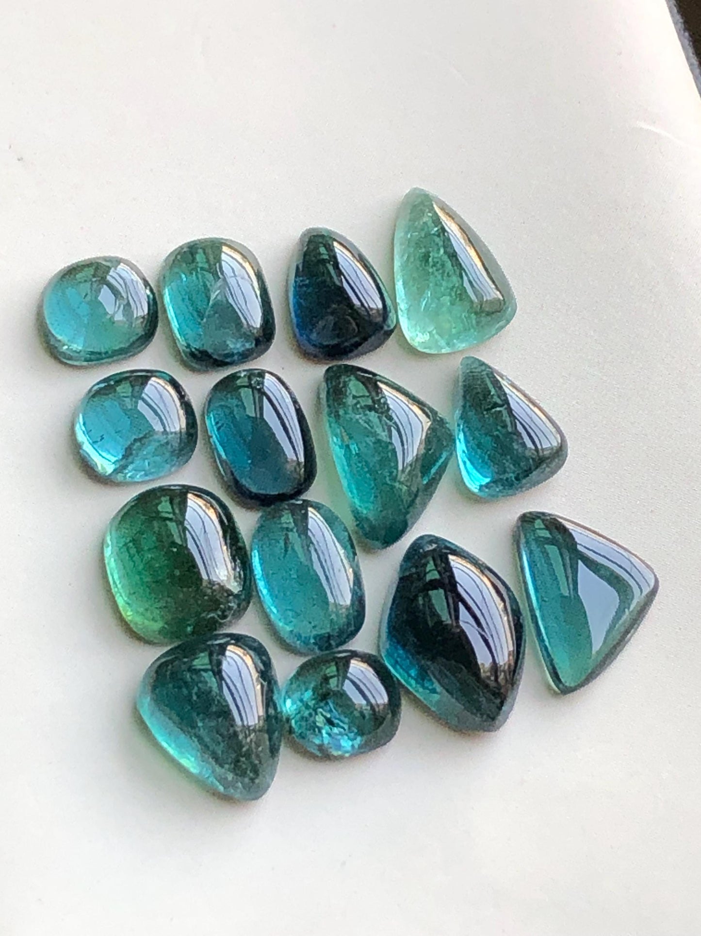 28 carats blue tourmaline cabochons lot origin Afghanistan