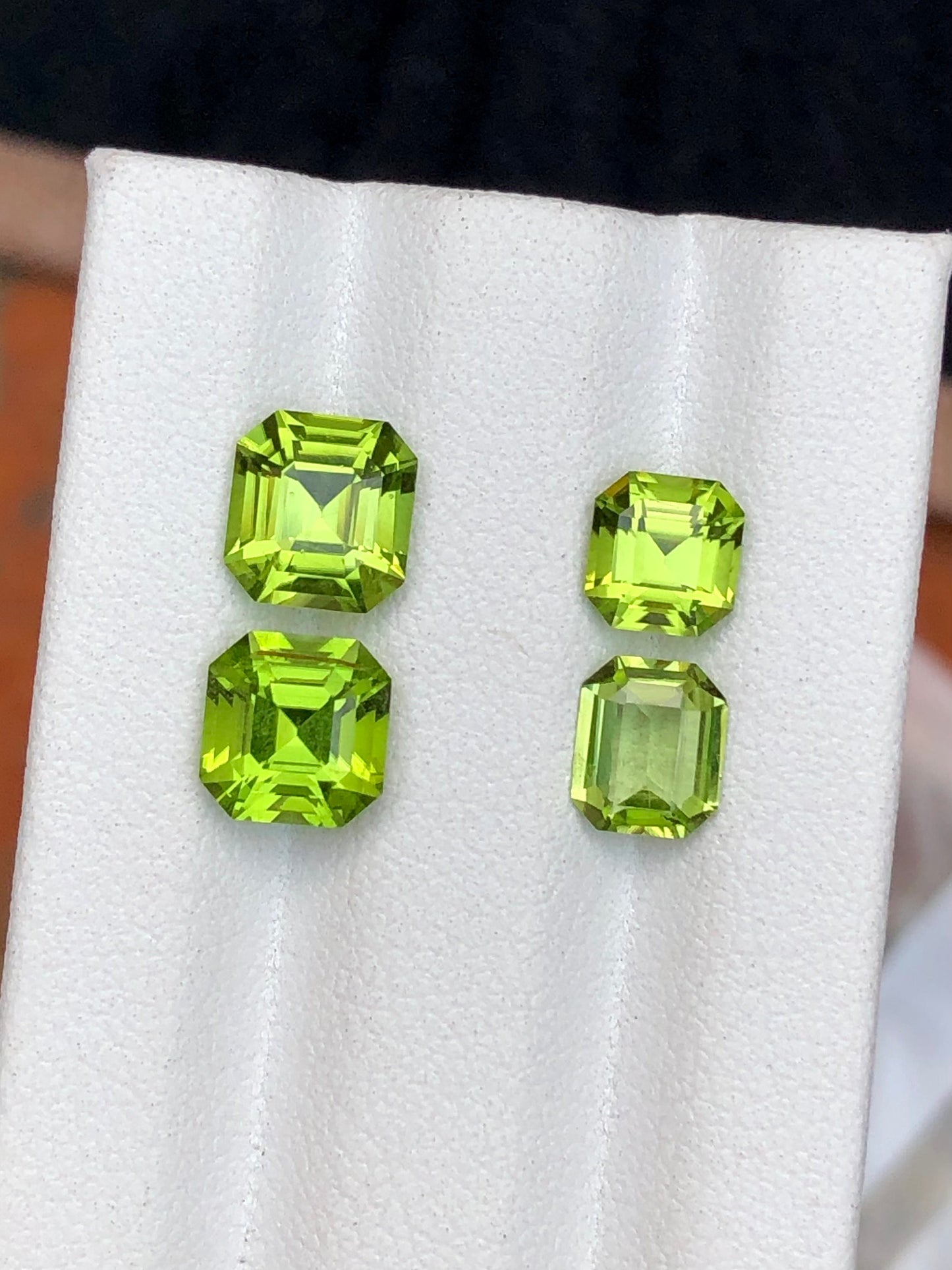 Green peridots natural top quality 5.50 carats