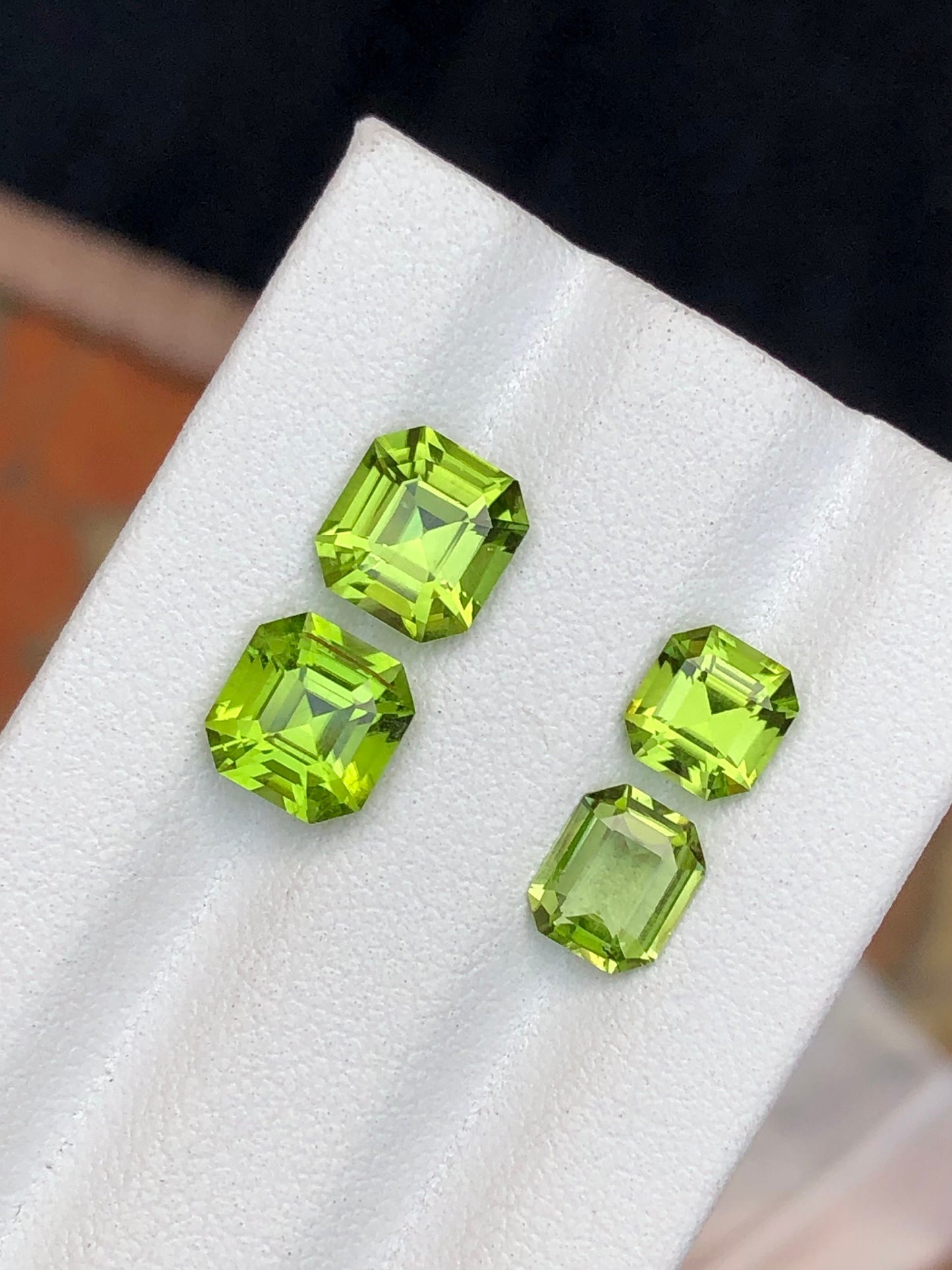 Green peridots natural top quality 5.50 carats