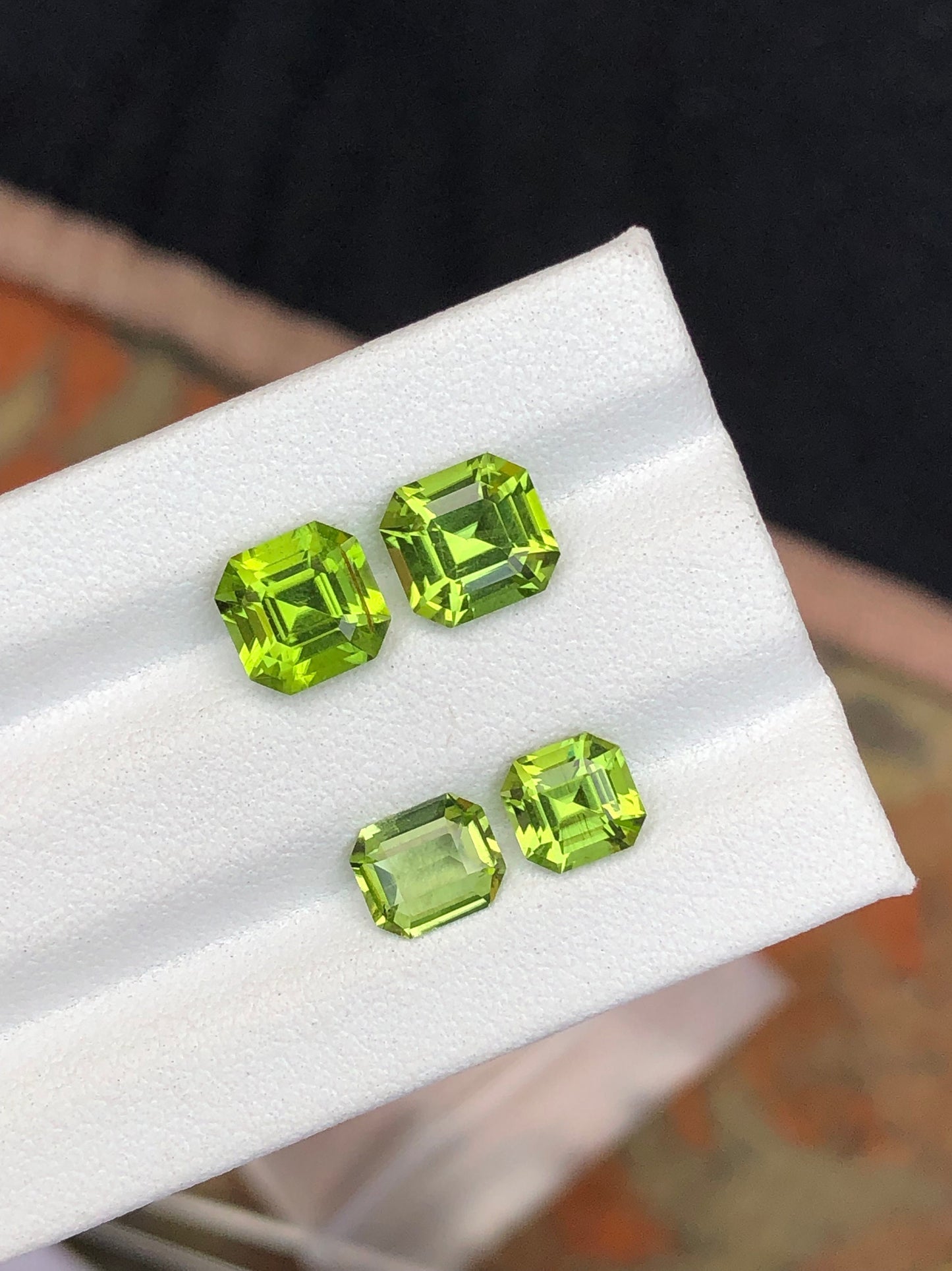 Green peridots natural top quality 5.50 carats