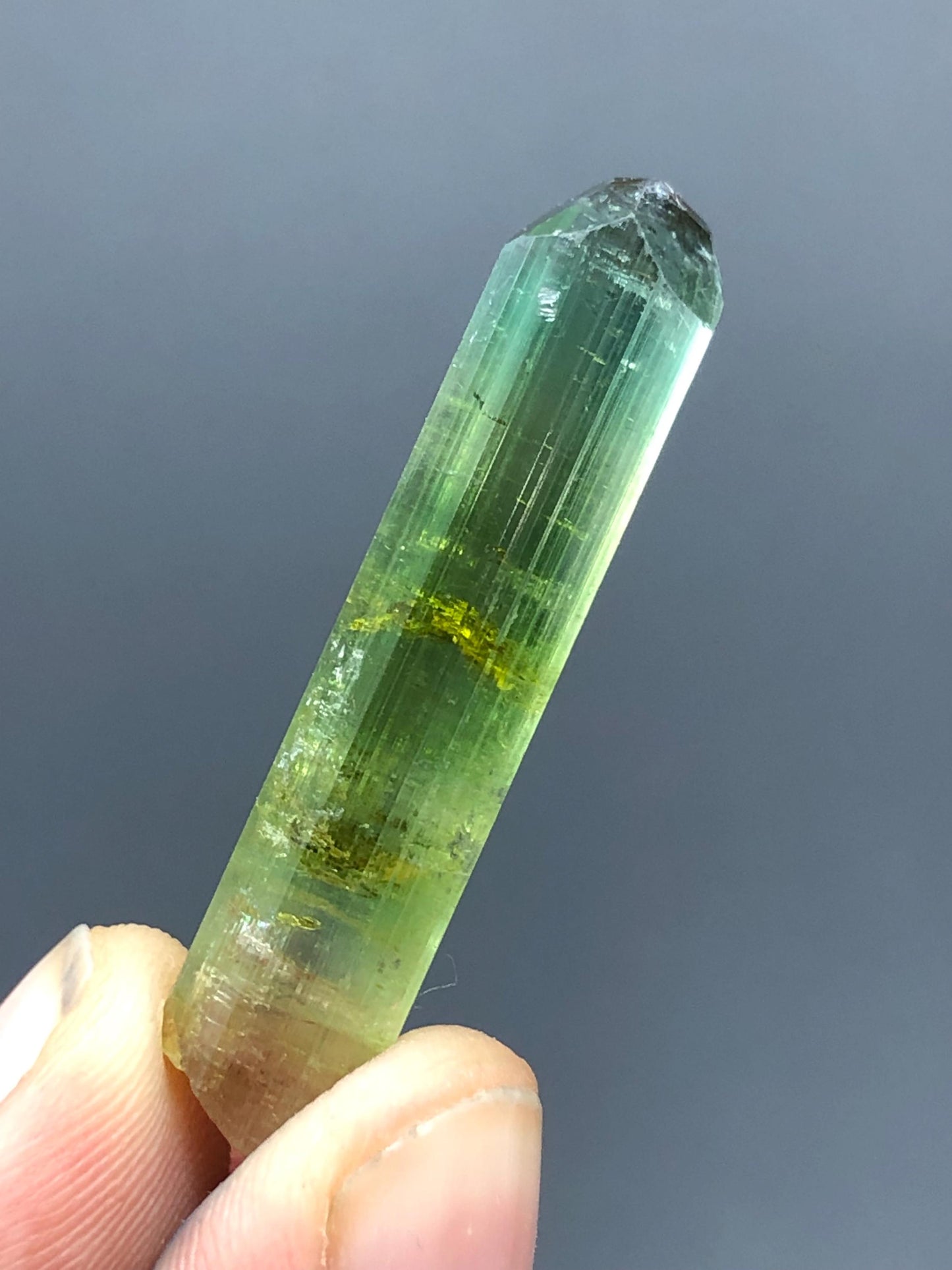 27.40 CTs tourmaline crystal terminated