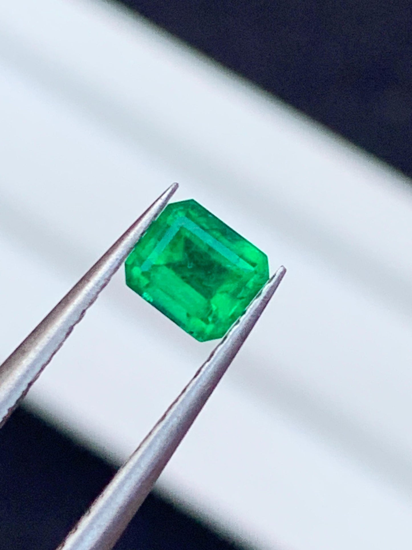 0.65 cent bright emerald natural origin swat pakistan