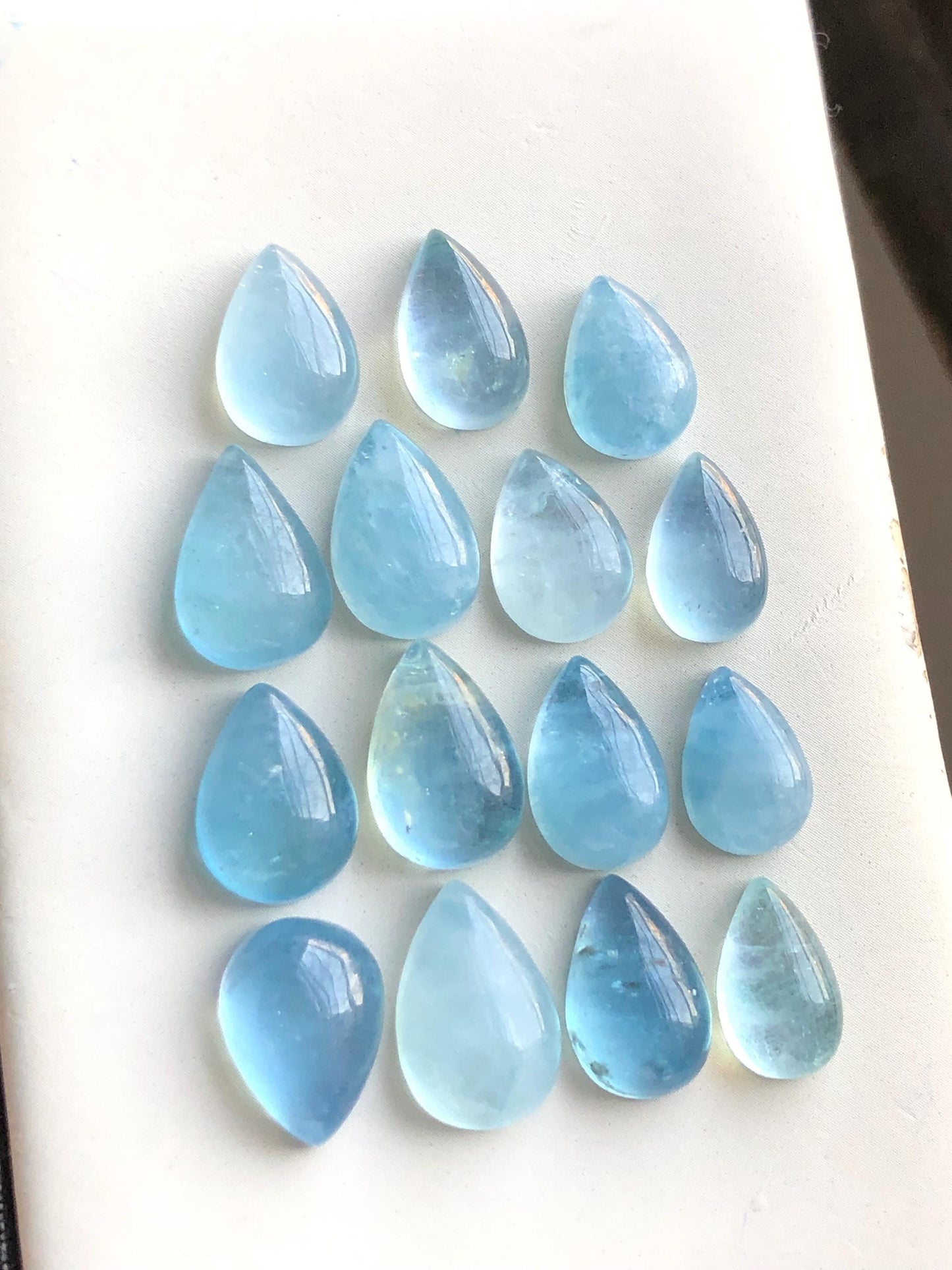 64.40 carats Heated aquamarine cabochons lot