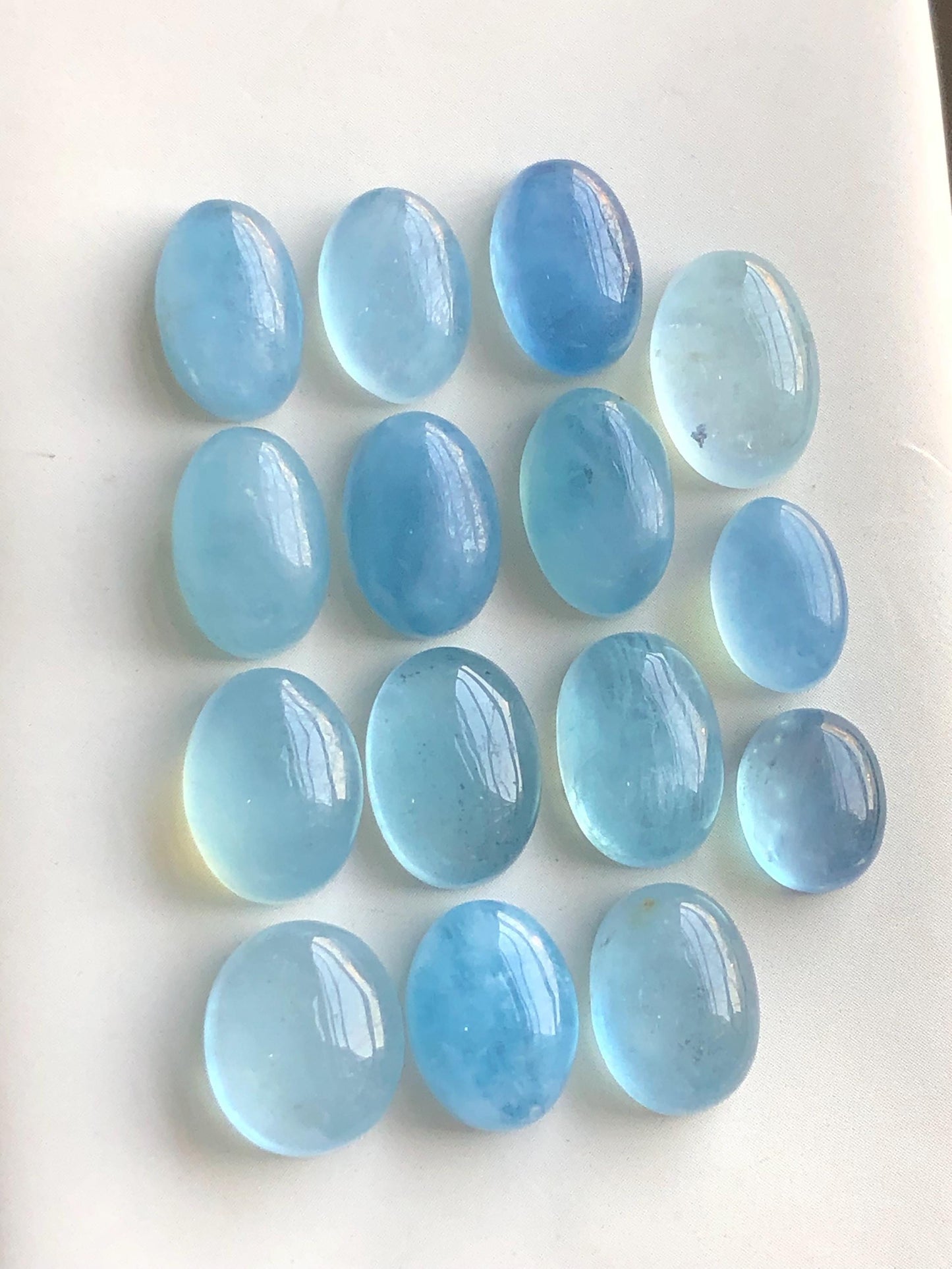 79.70 carats Heated aquamarine cabochons lot