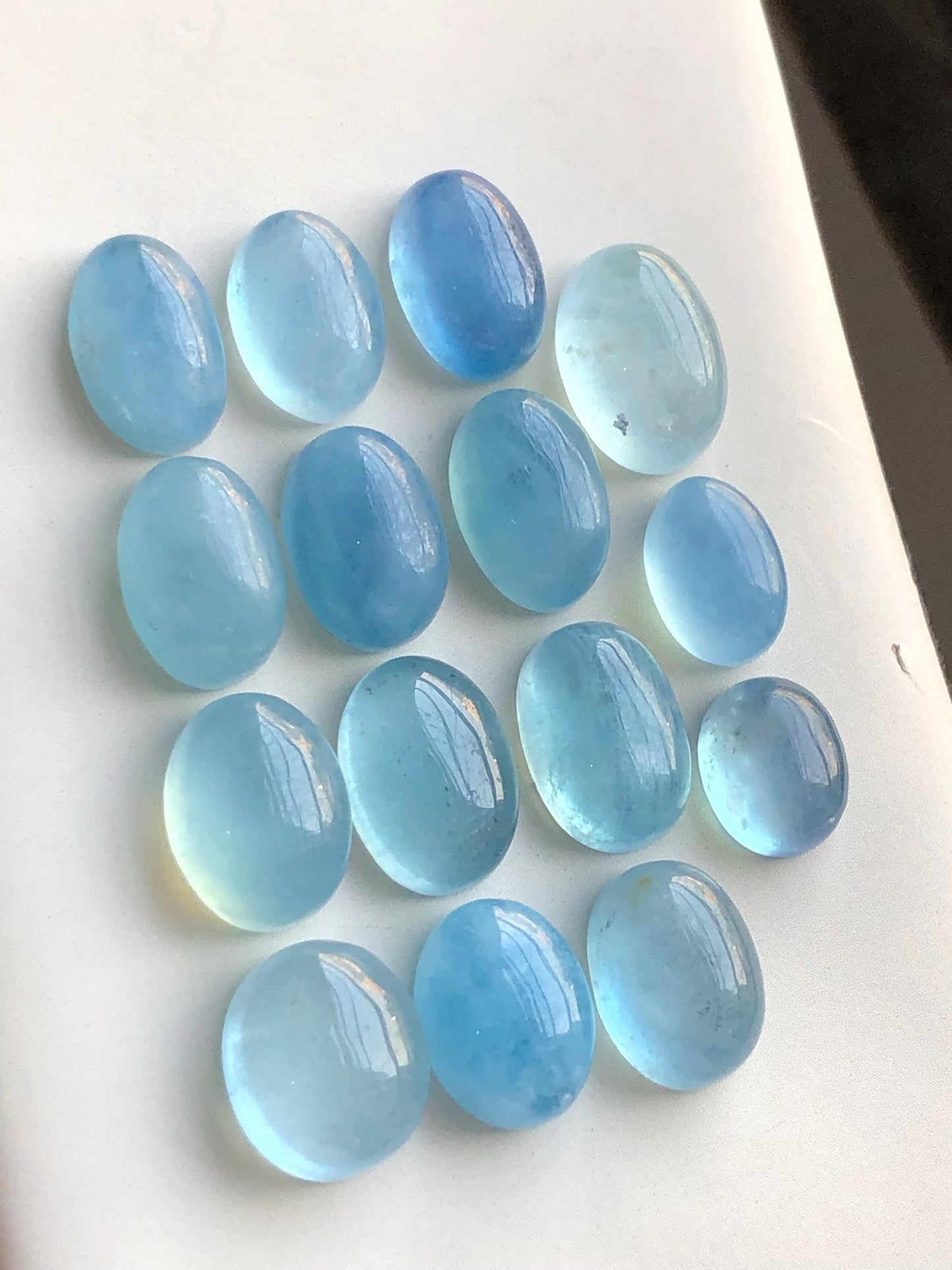 79.70 carats Heated aquamarine cabochons lot