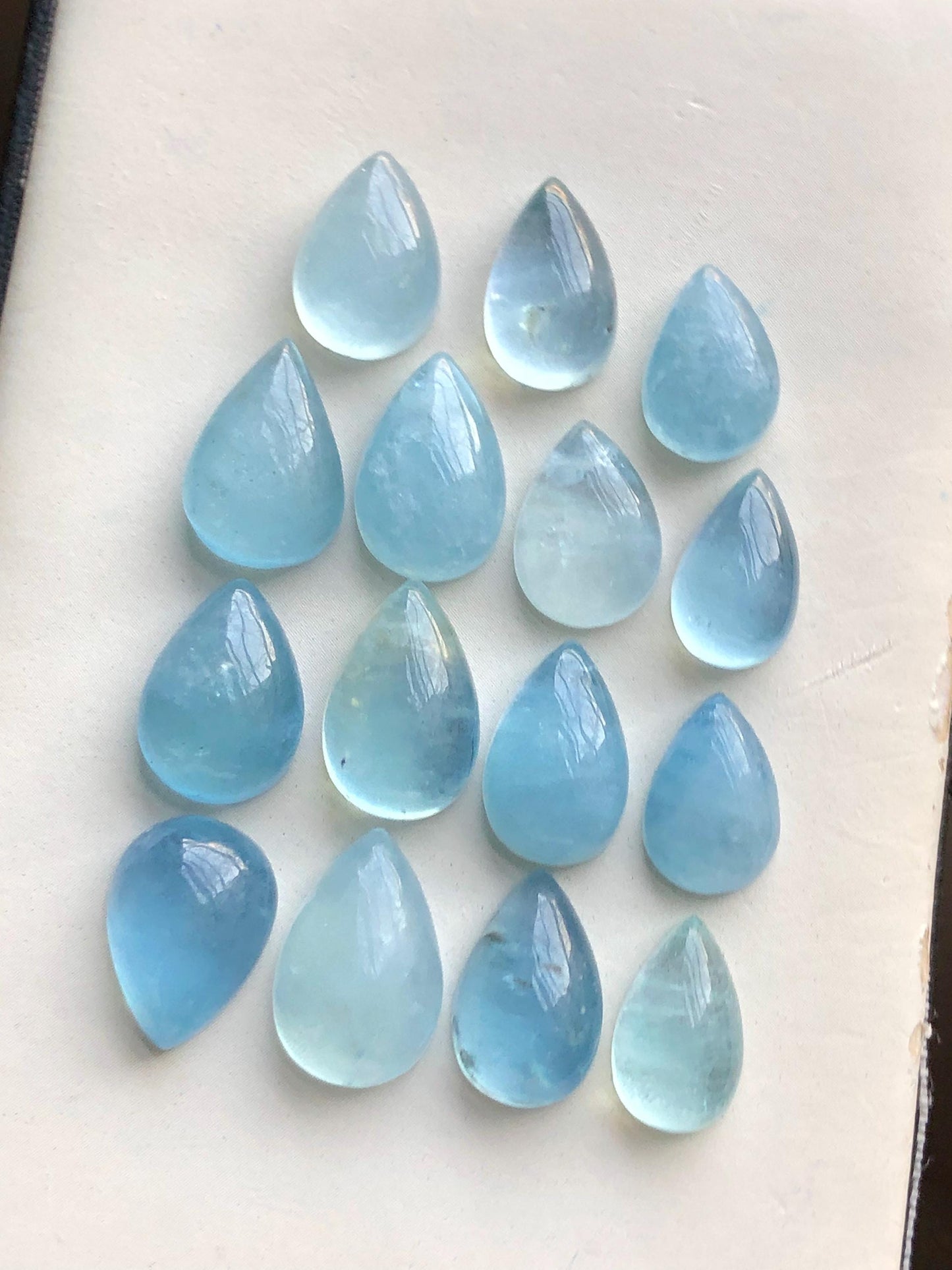 64.40 carats Heated aquamarine cabochons lot