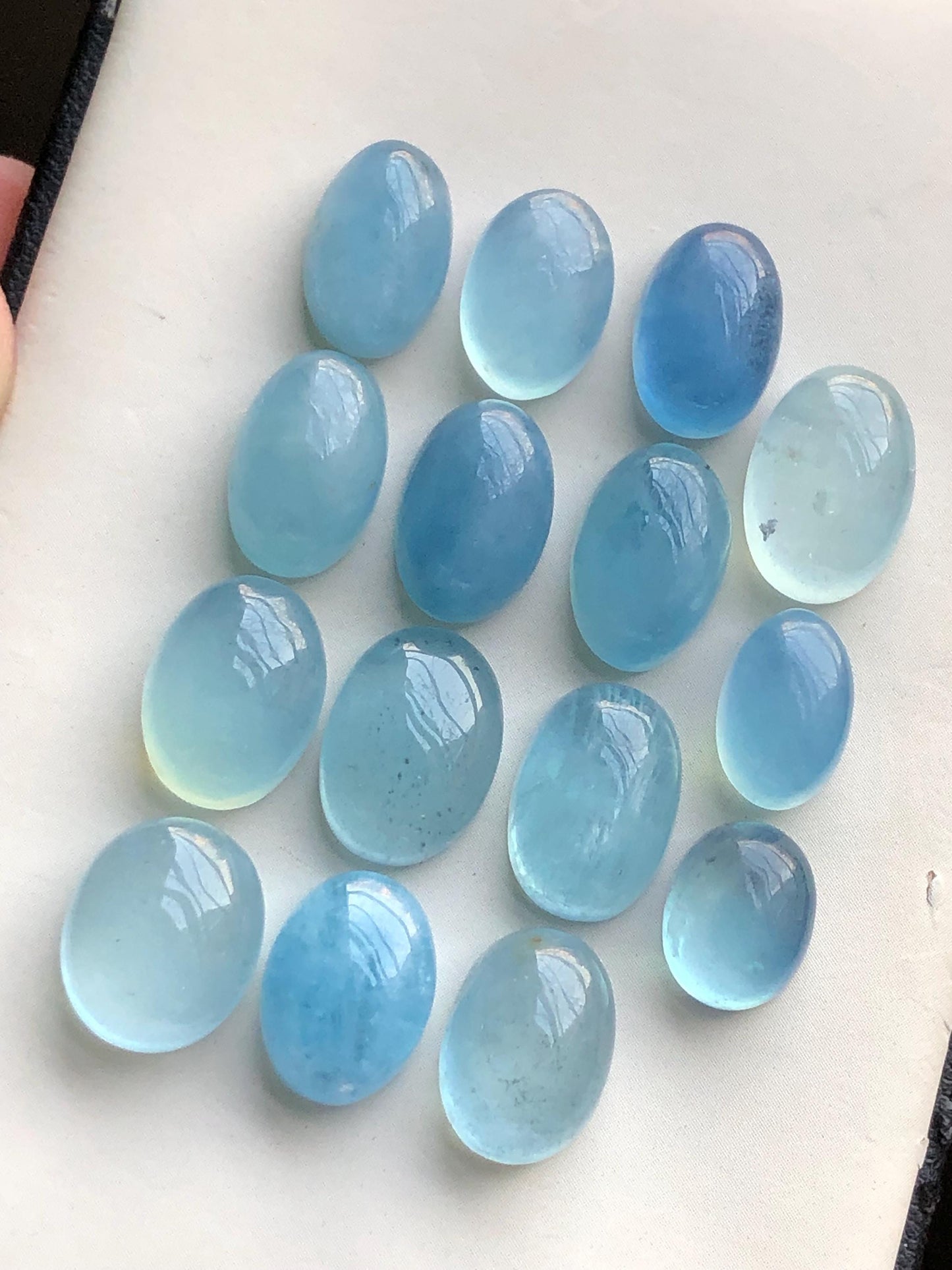 79.70 carats Heated aquamarine cabochons lot