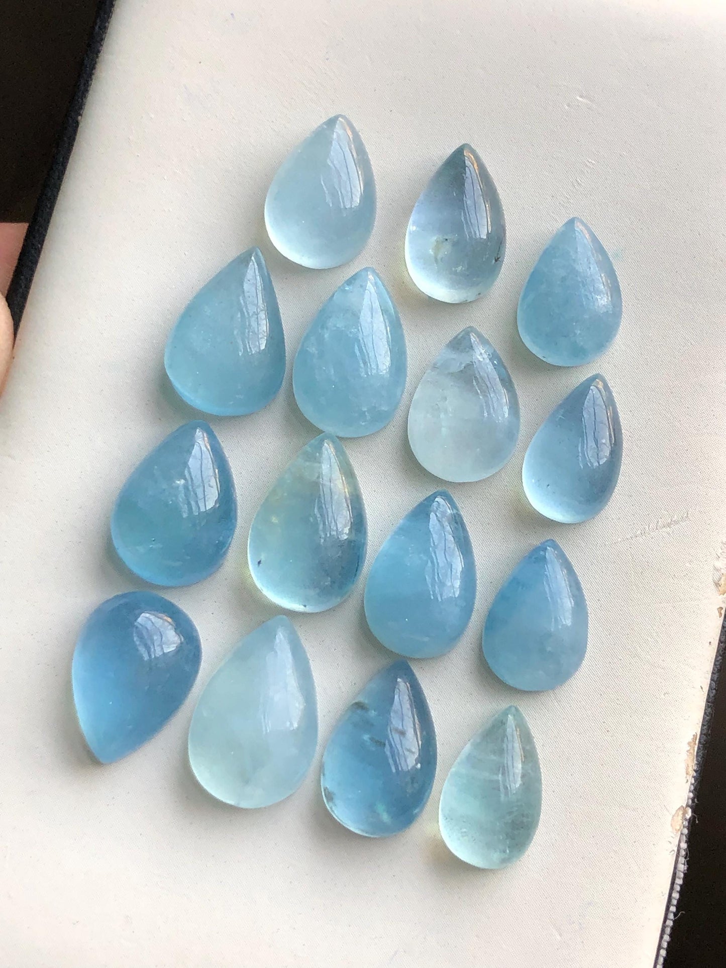 64.40 carats Heated aquamarine cabochons lot