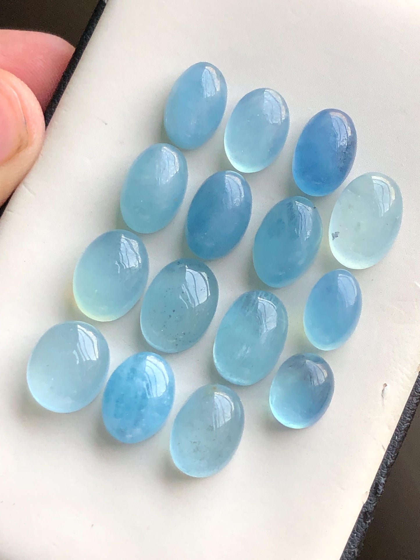 79.70 carats Heated aquamarine cabochons lot