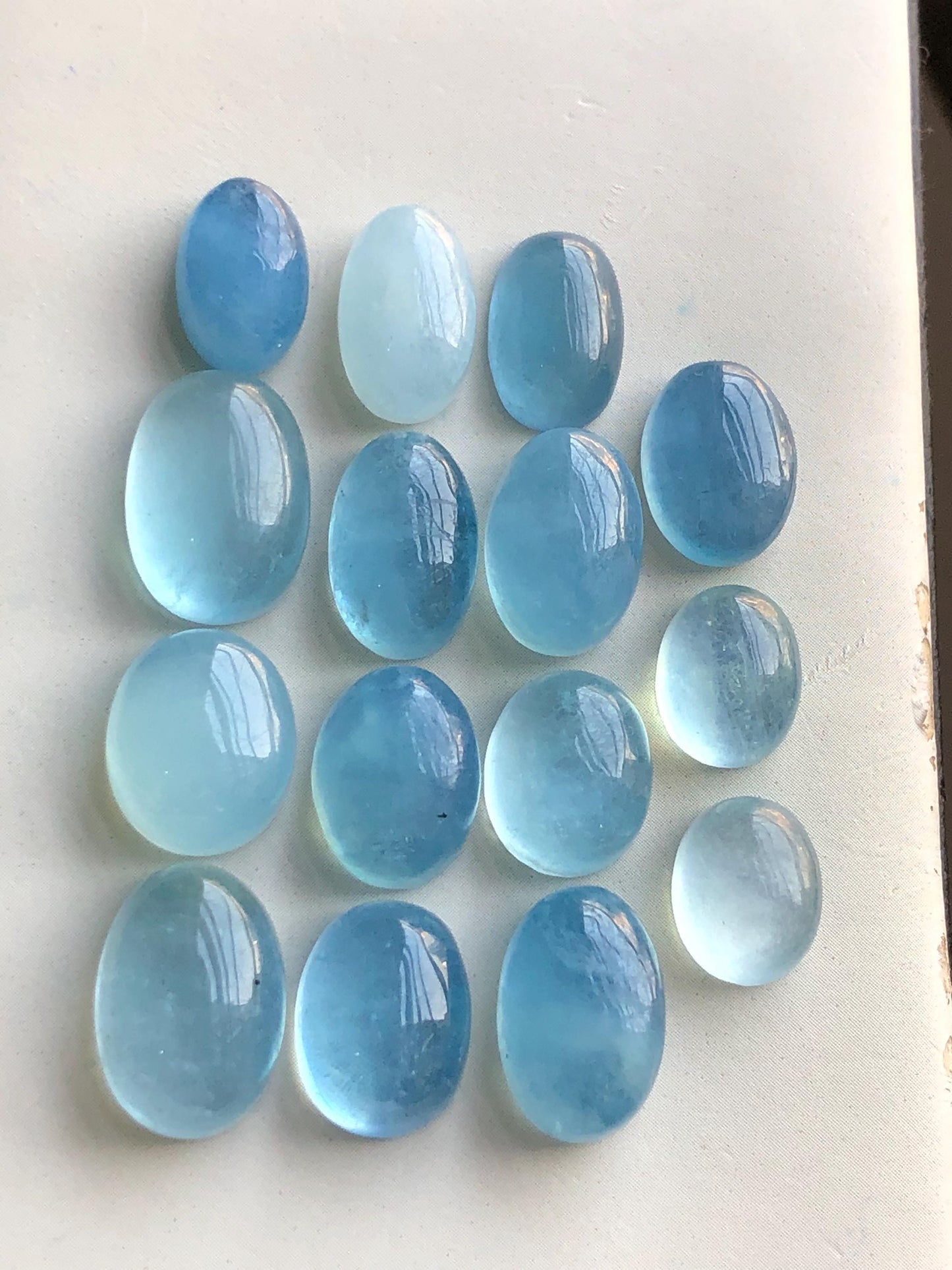 76.60 carats Heated aquamarine cabochons lot