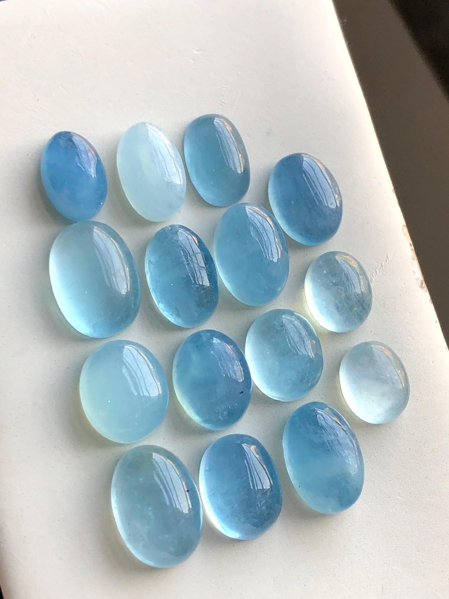 76.60 carats Heated aquamarine cabochons lot