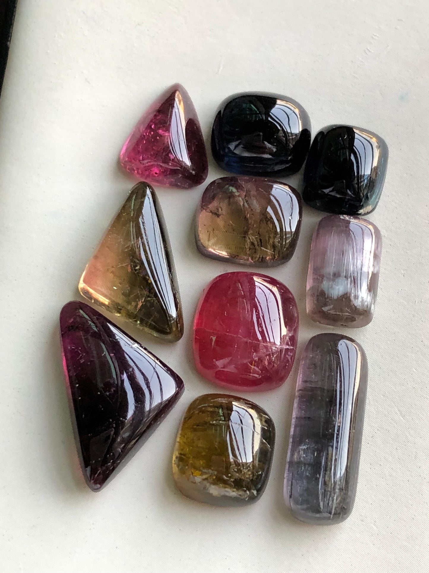 68.40 carats Multi colours tourmaline cabochons lot