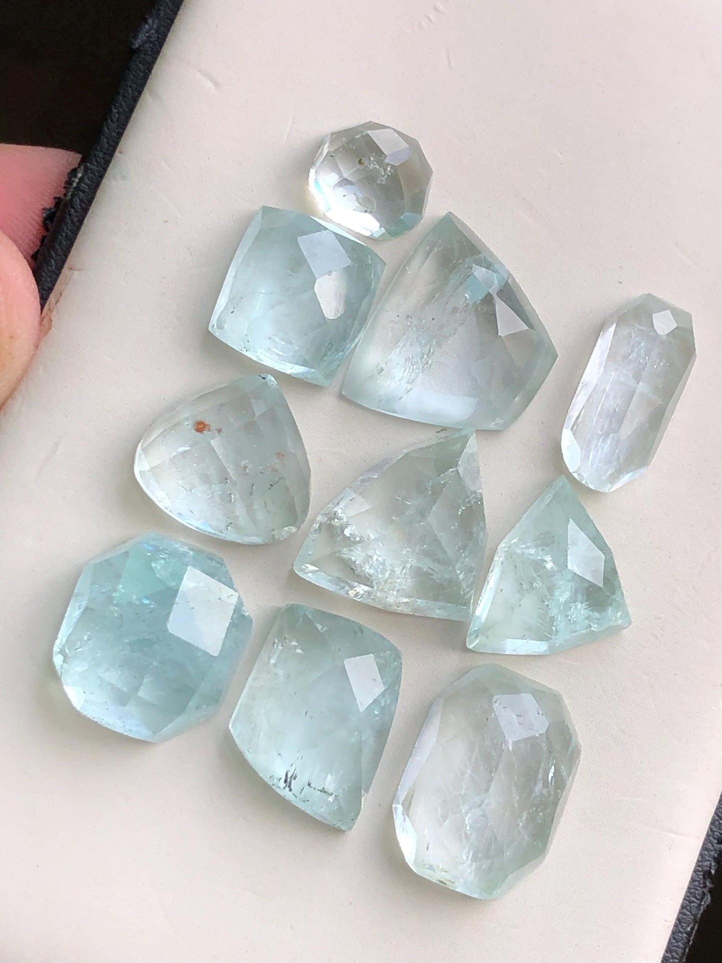 77.20 carats Aquamarine rose cuts lot