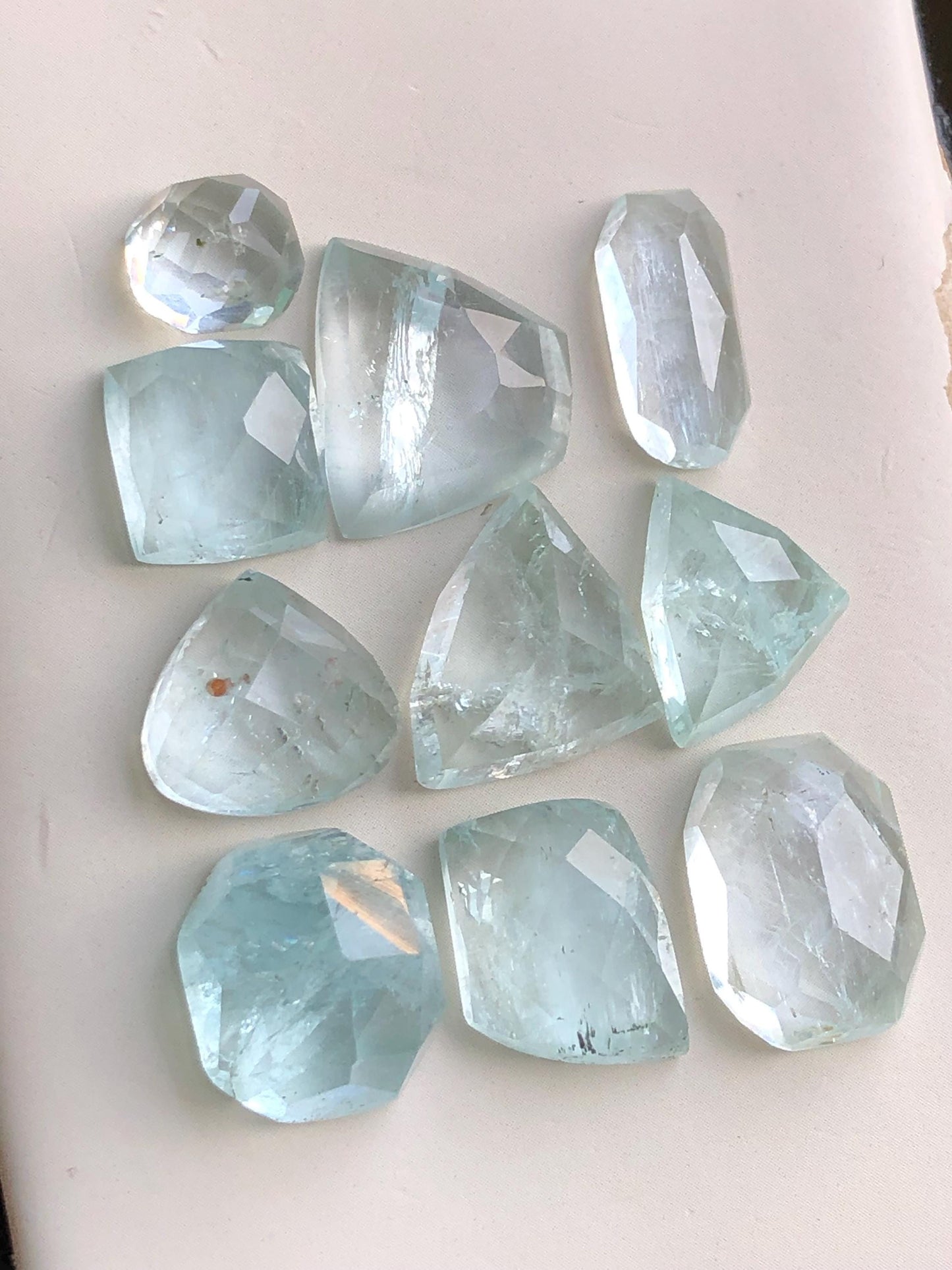 77.20 carats Aquamarine rose cuts lot