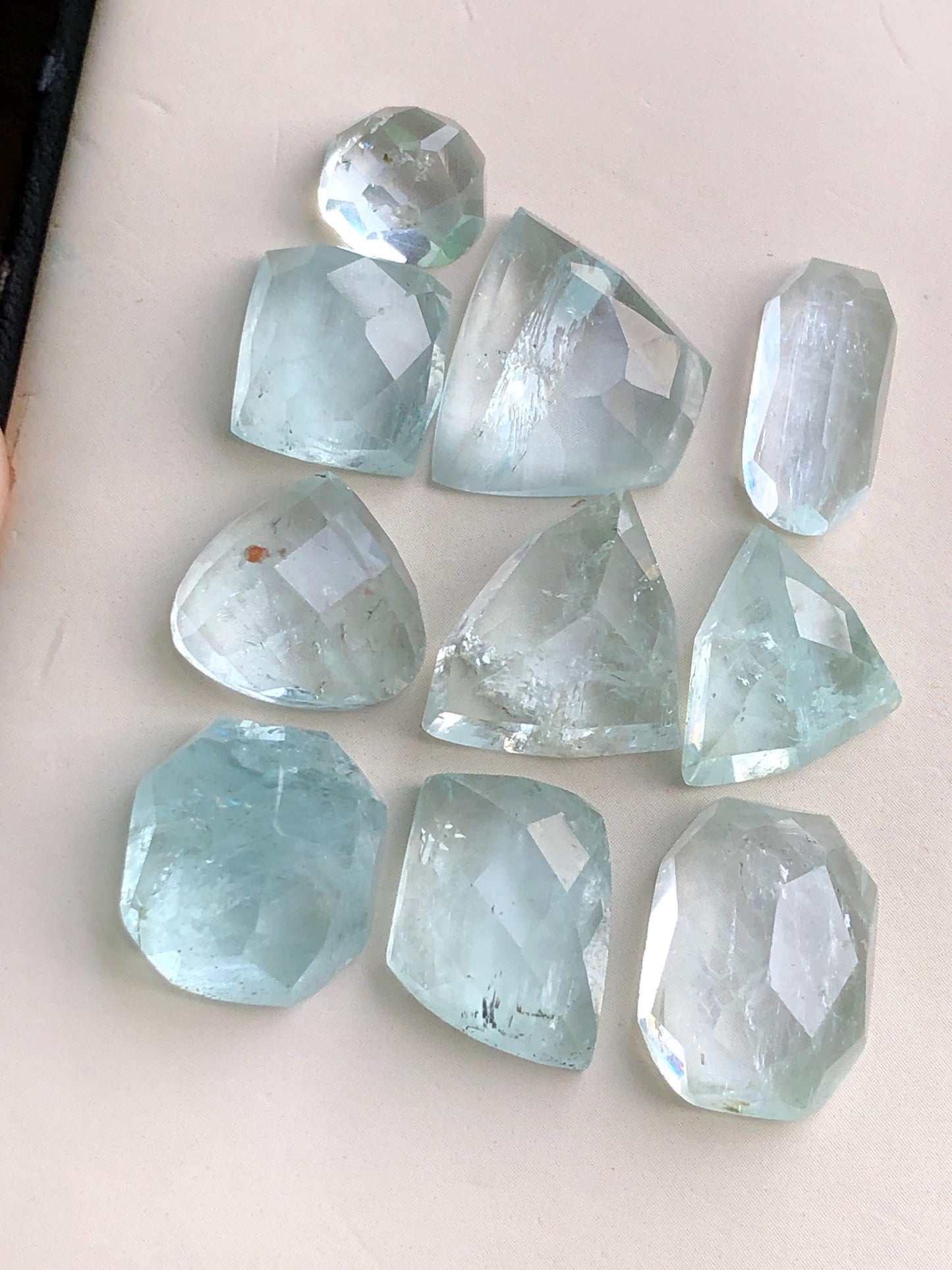 77.20 carats Aquamarine rose cuts lot