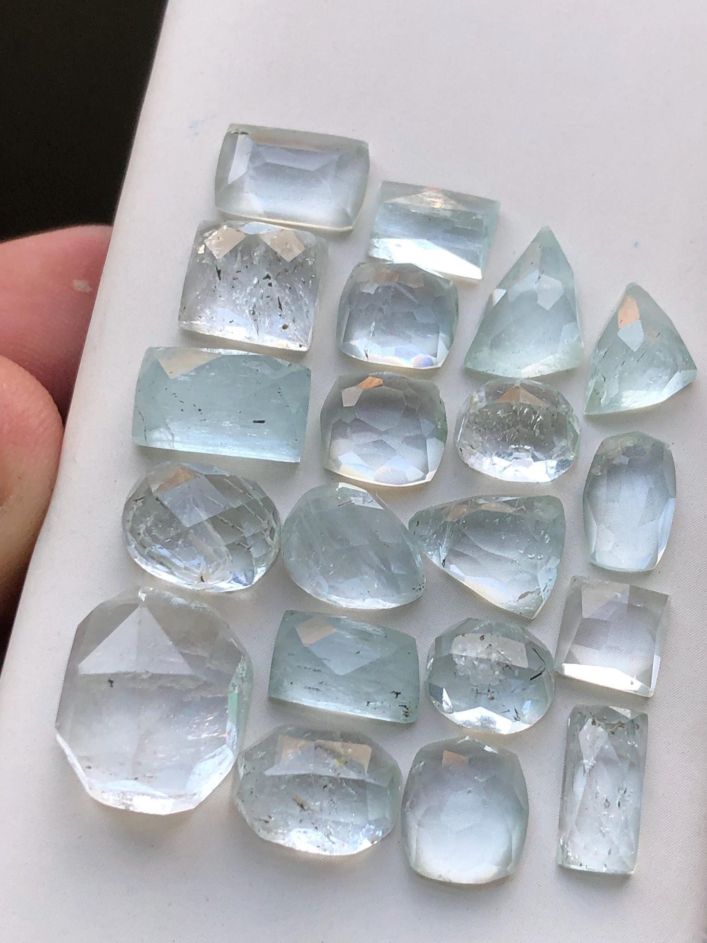 60.90 carats Aquamarine rose cuts lot