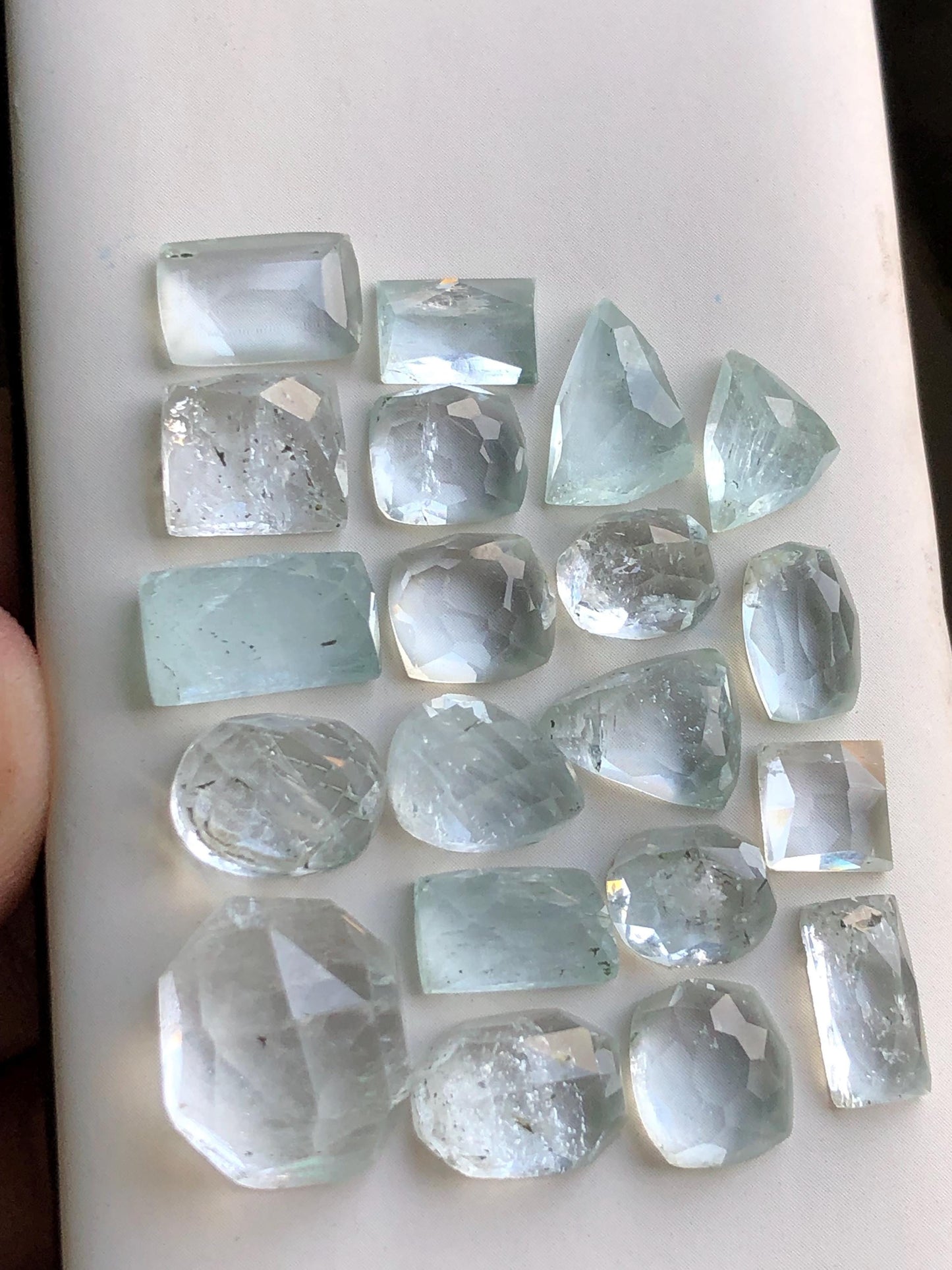 60.90 carats Aquamarine rose cuts lot