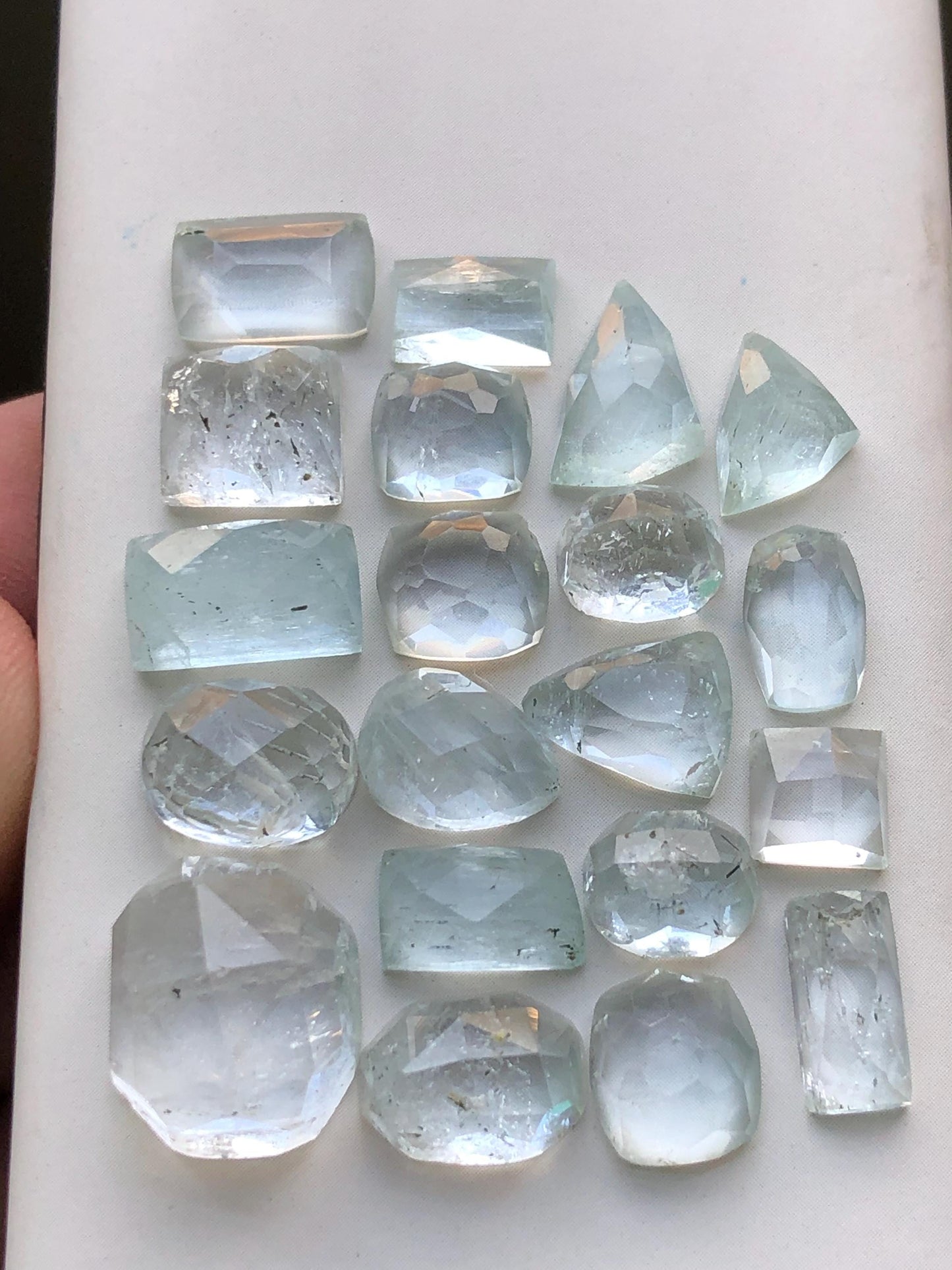 60.90 carats Aquamarine rose cuts lot