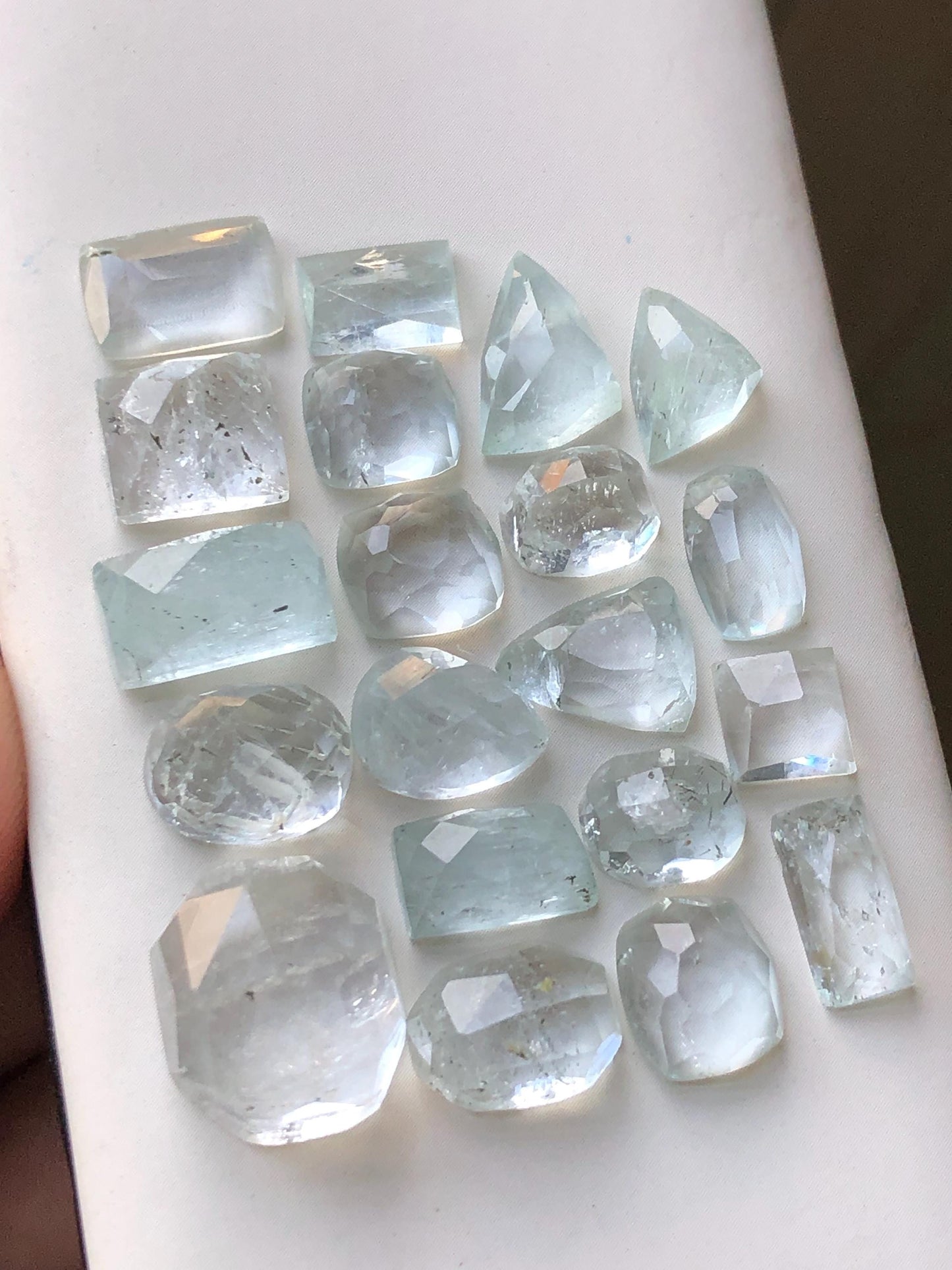 60.90 carats Aquamarine rose cuts lot