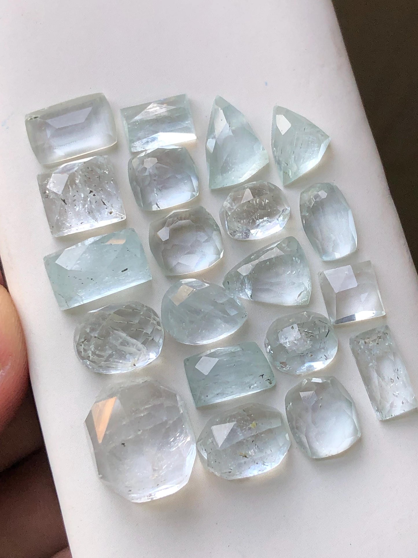 60.90 carats Aquamarine rose cuts lot