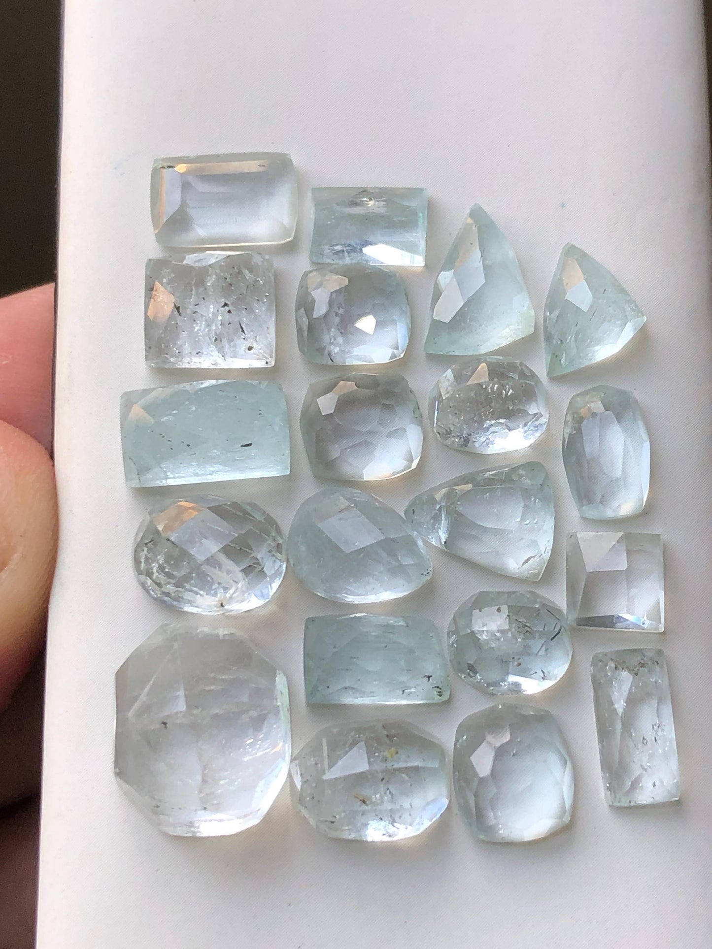 60.90 carats Aquamarine rose cuts lot